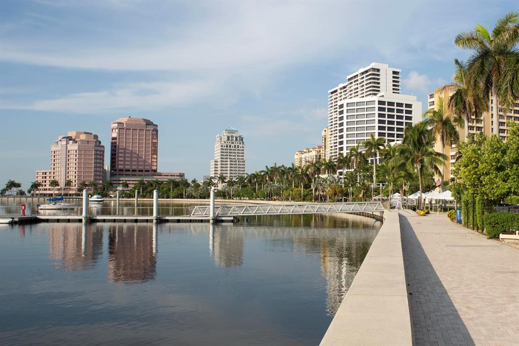 EDGEWATER - Residential