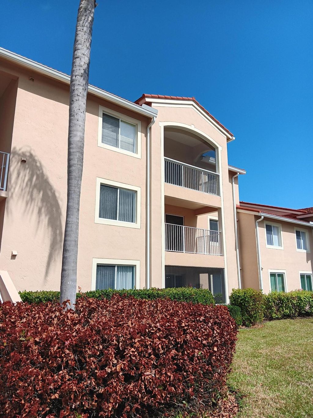 Photo of 1640 N 42nd Circle #204, Vero Beach, FL 32967 (MLS # B26002376)