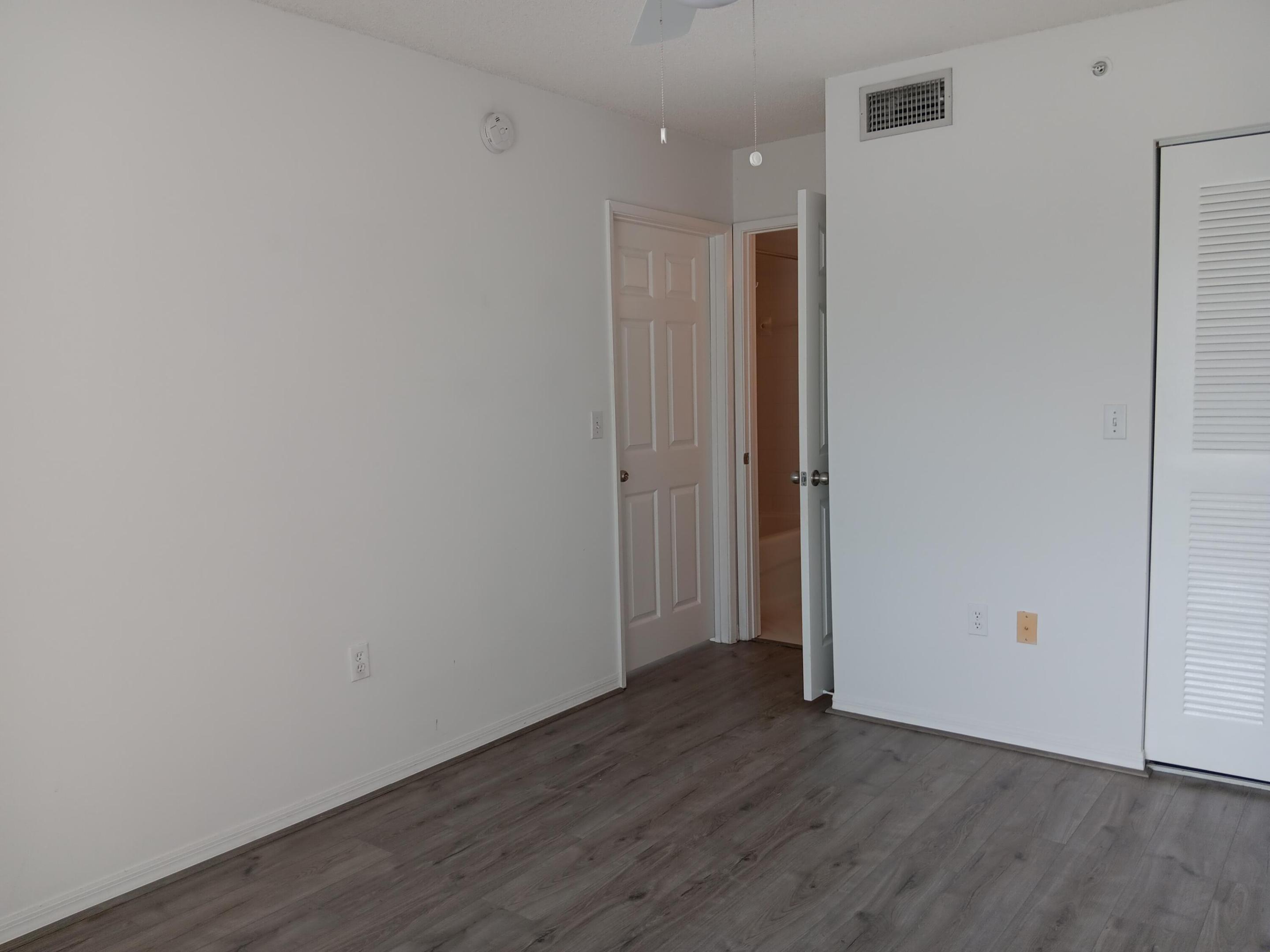 LAGUNA OF VERO BEACH - Residential Lease