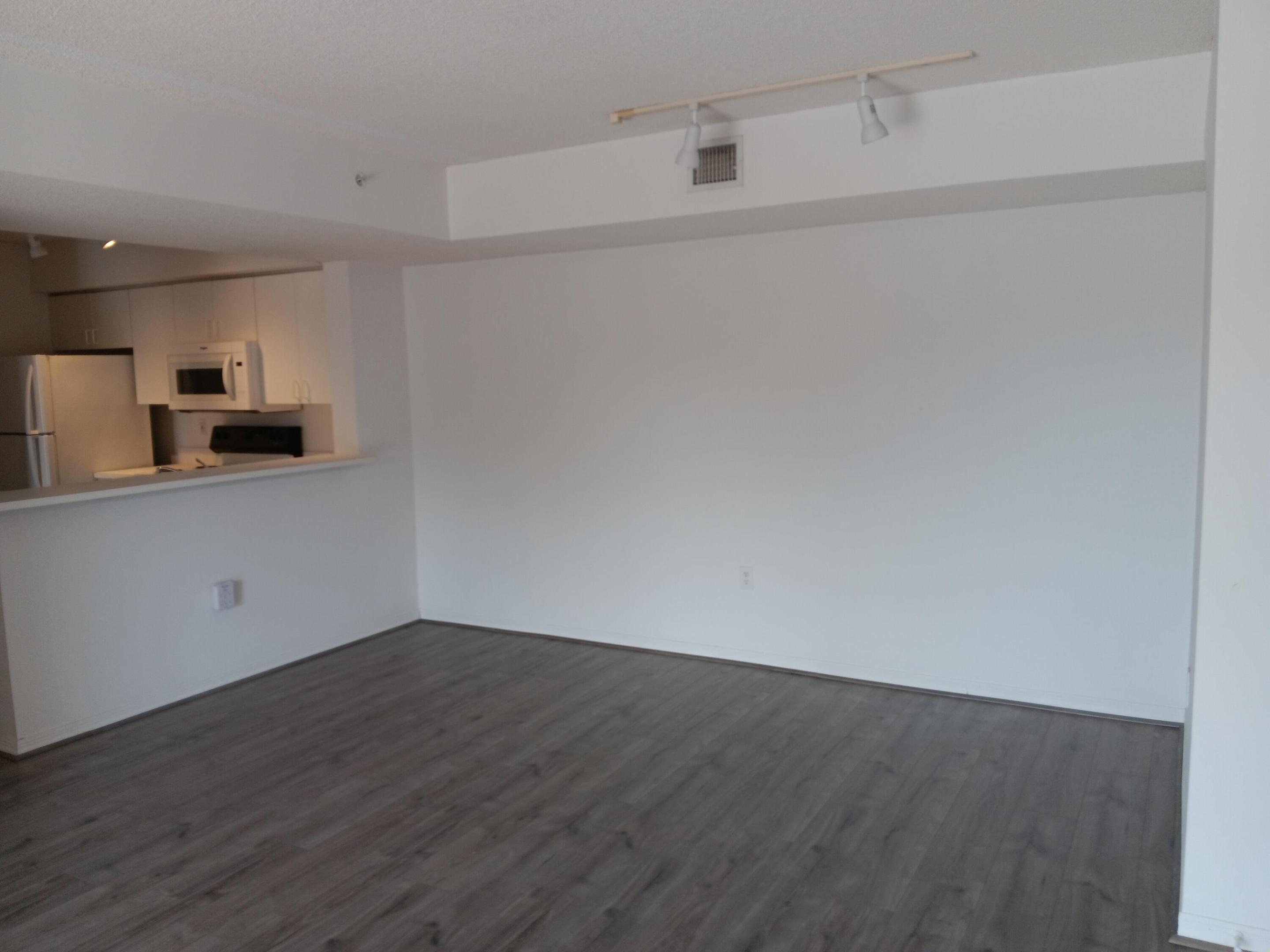 LAGUNA OF VERO BEACH - Residential Lease