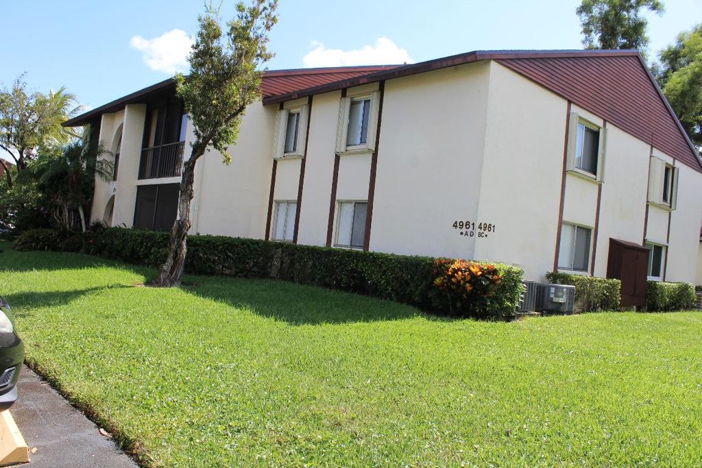 Photo of 4961 Sable Pine Circle #A2, West Palm Beach, FL 33417 (MLS # R11154027)