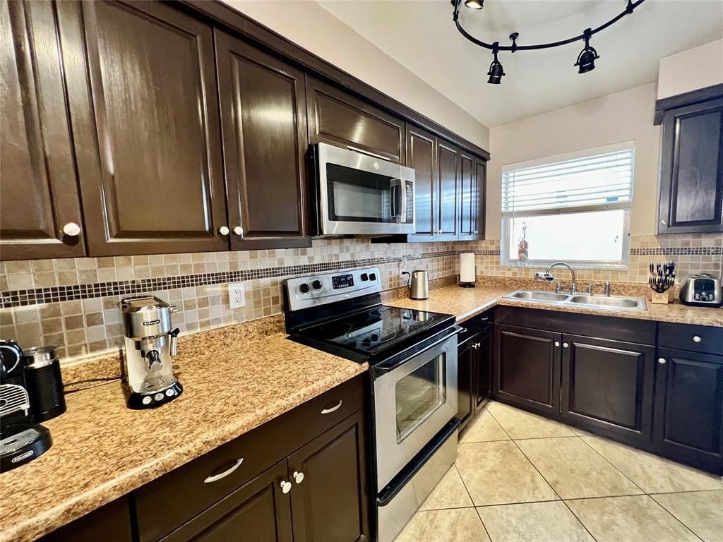 Photo of 160 NE 8th Avenue #1b, Hallandale Beach, FL 33009 (MLS # B26038177)