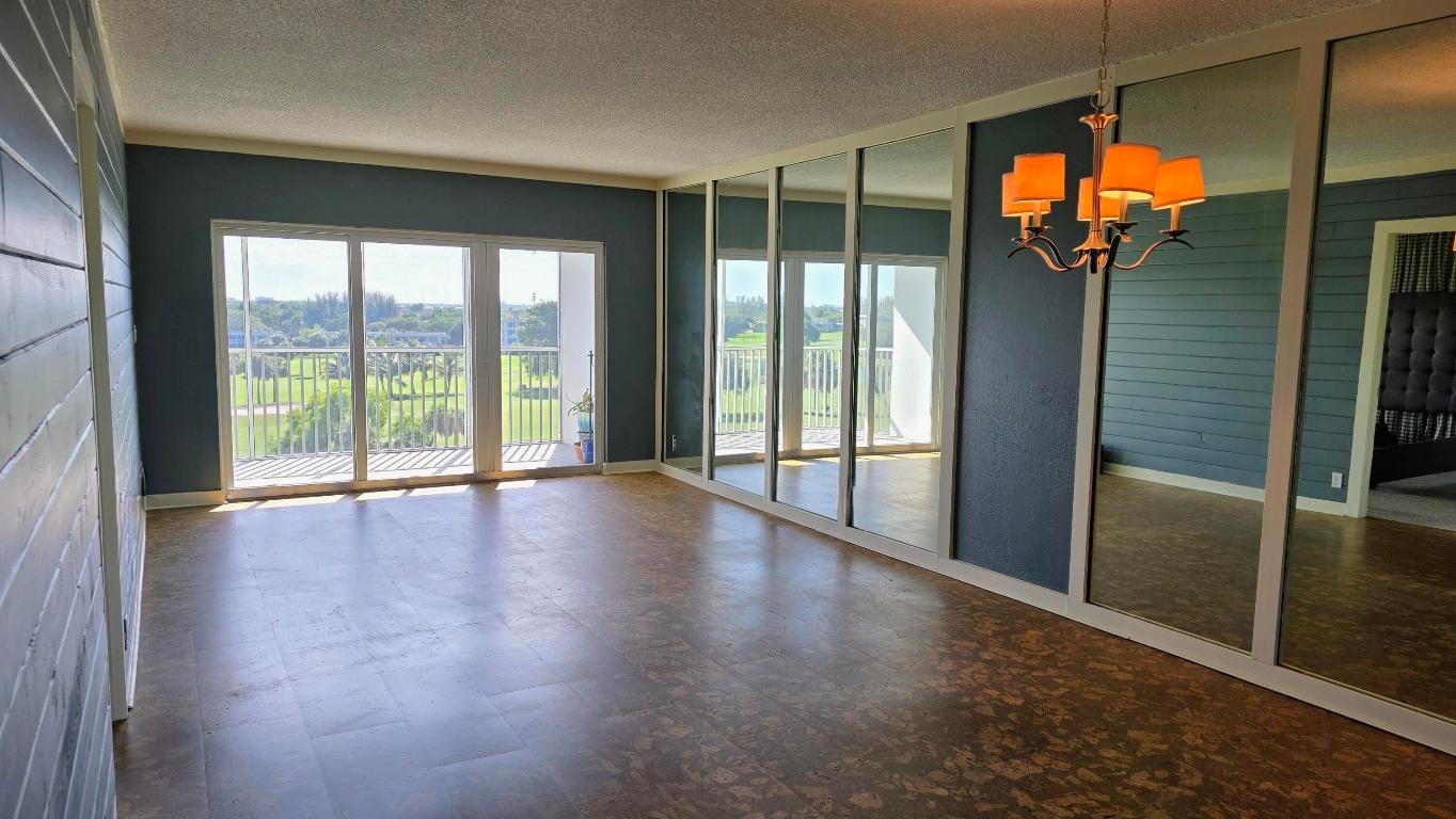 NO 5 PALM-AIRE COUNTRY CLUB - Residential