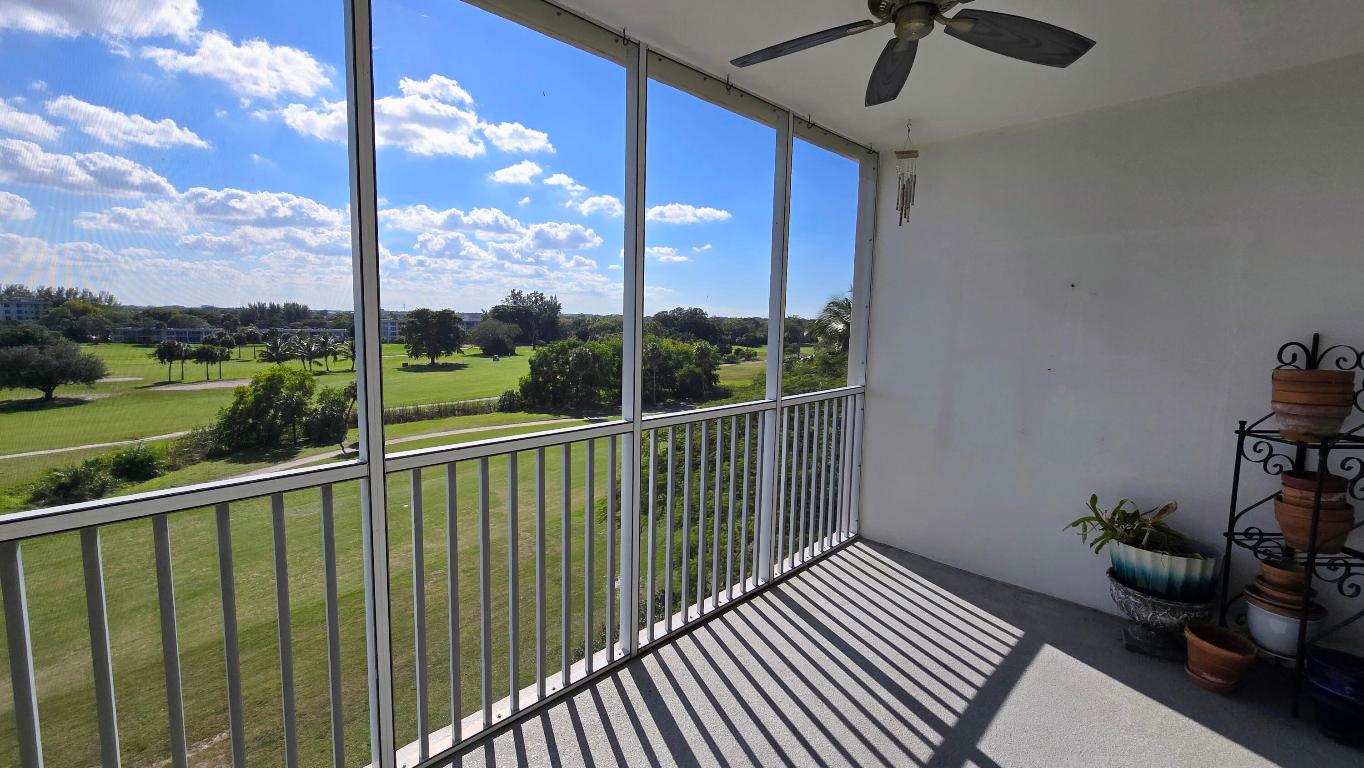 NO 5 PALM-AIRE COUNTRY CLUB - Residential