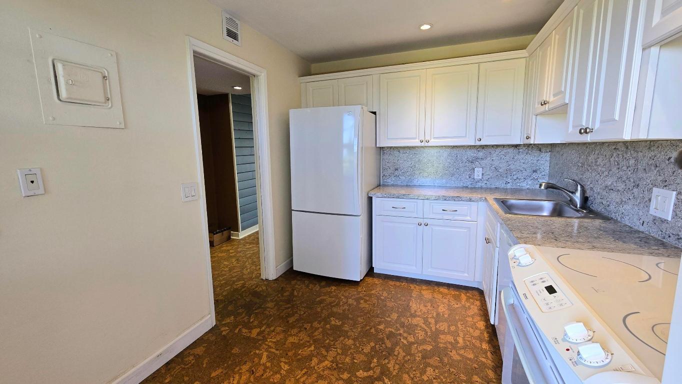 2950 N Palm Aire Drive 604