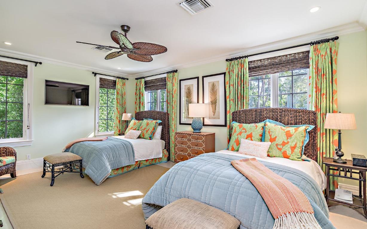 EL ENCANTO - Residential