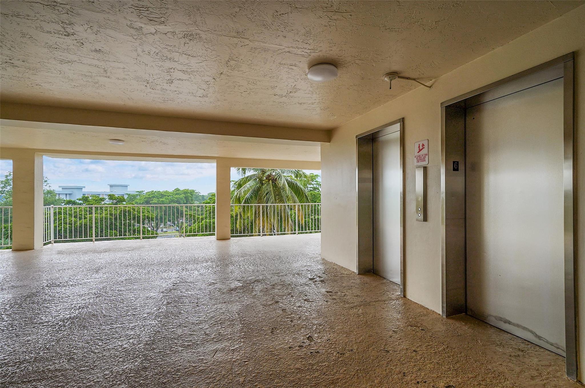 Palm-Aire Country Club - Residential