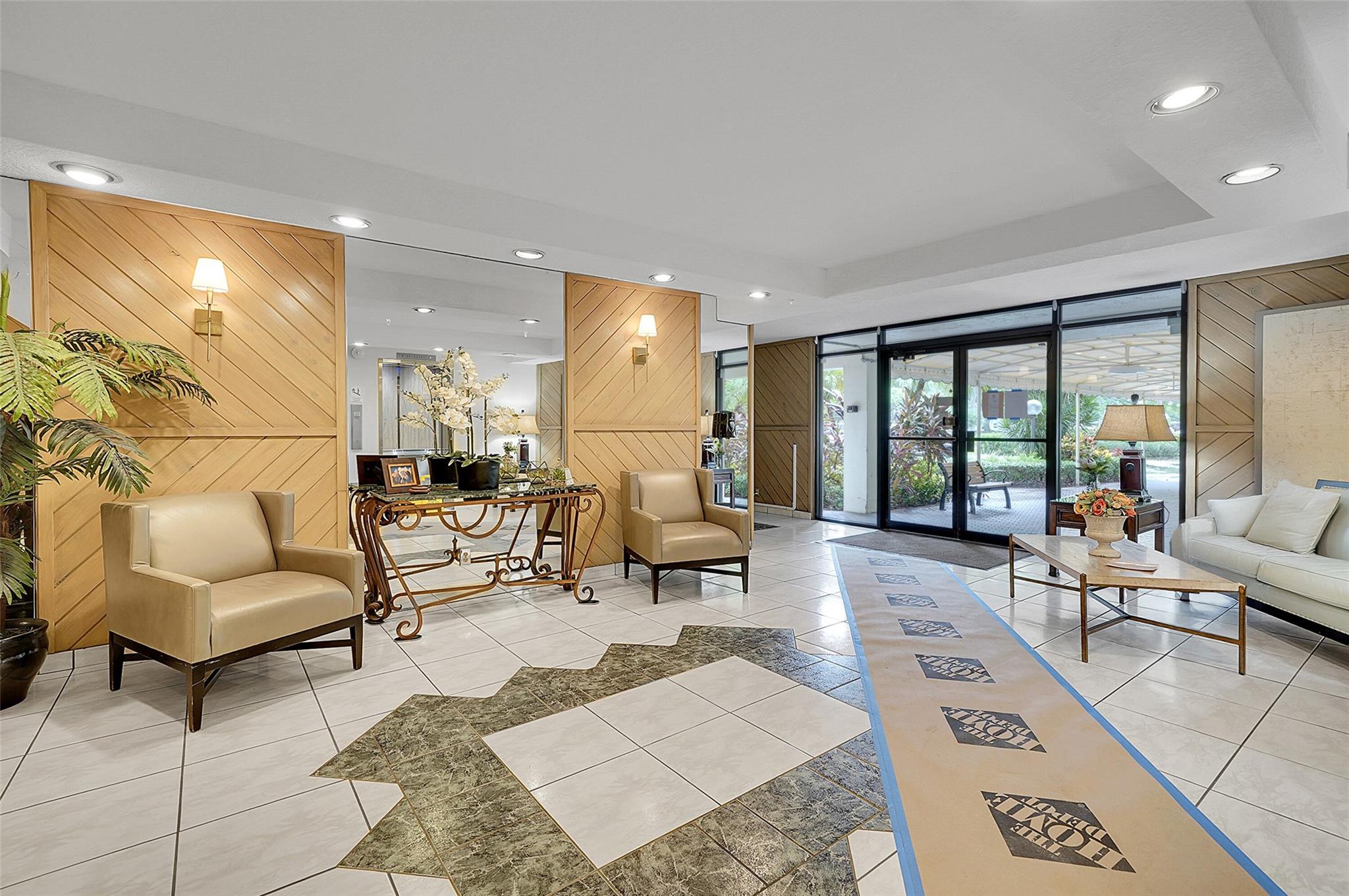 Palm-Aire Country Club - Residential
