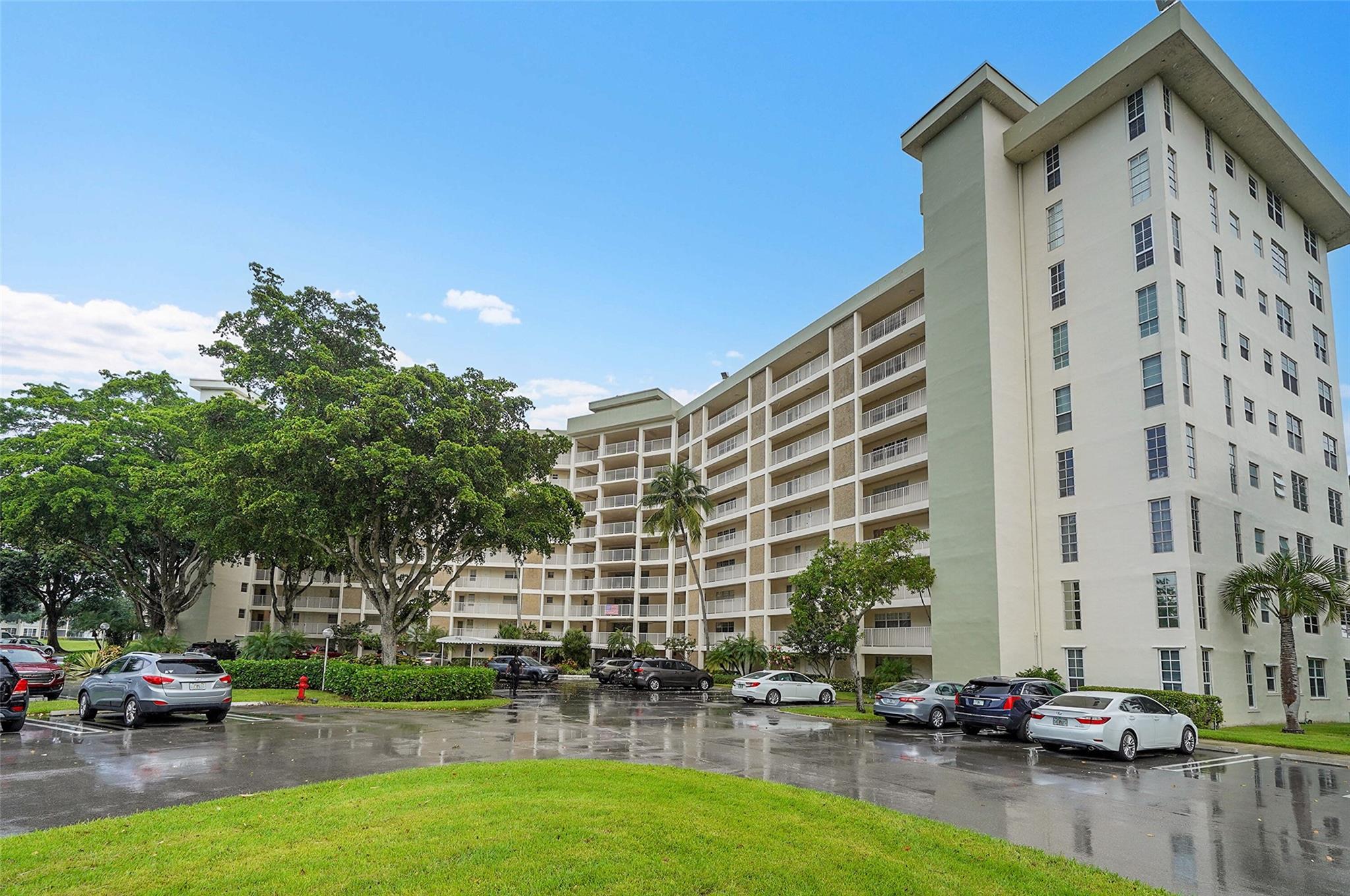 Palm-Aire Country Club - Residential