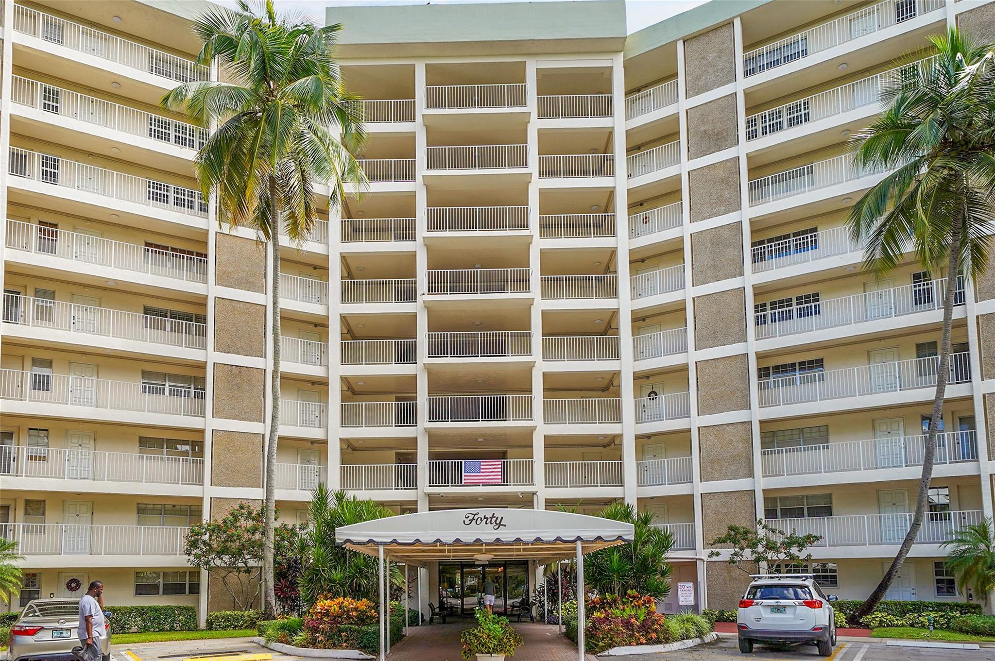 Palm-Aire Country Club - Residential