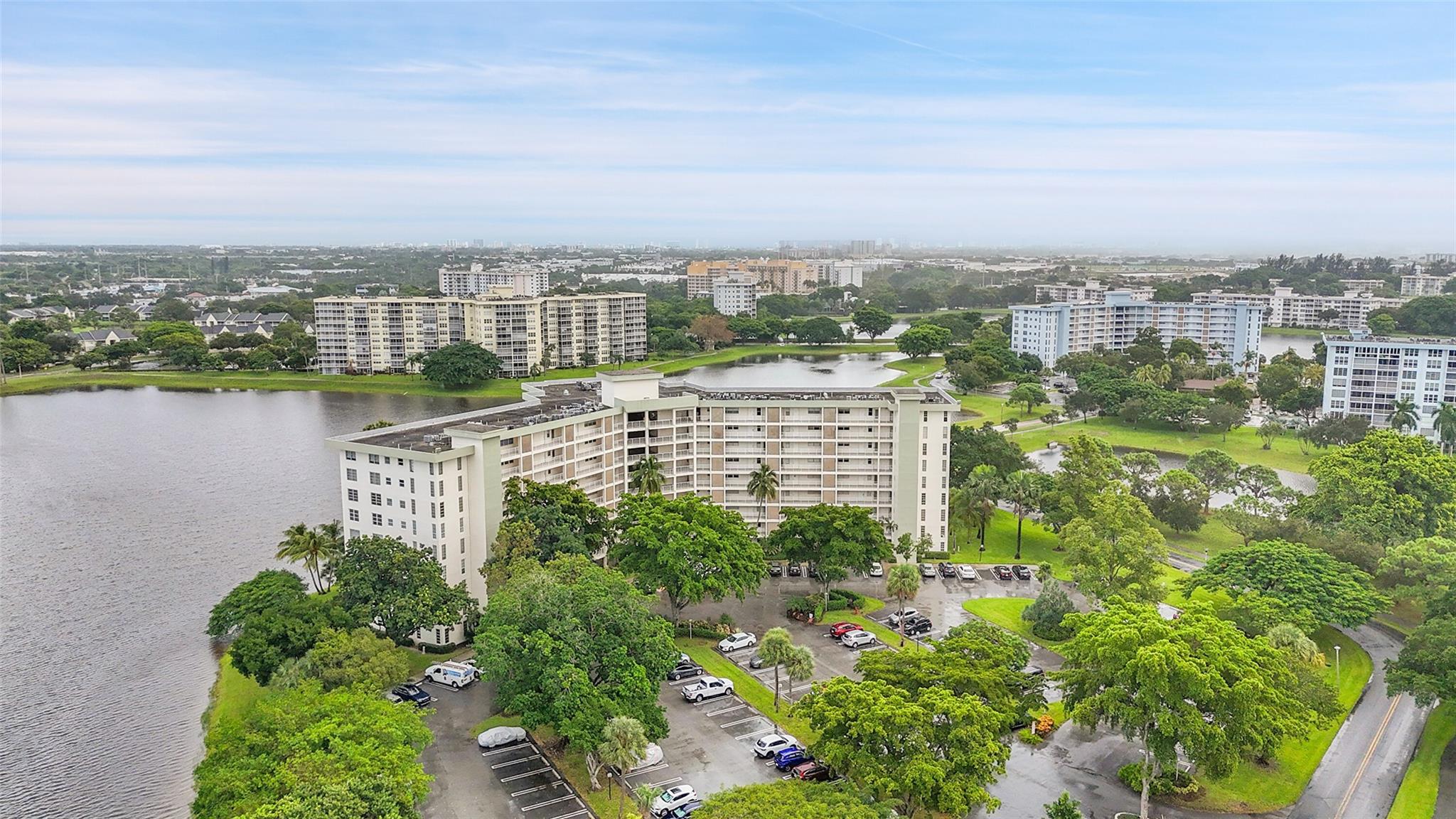 Palm-Aire Country Club - Residential