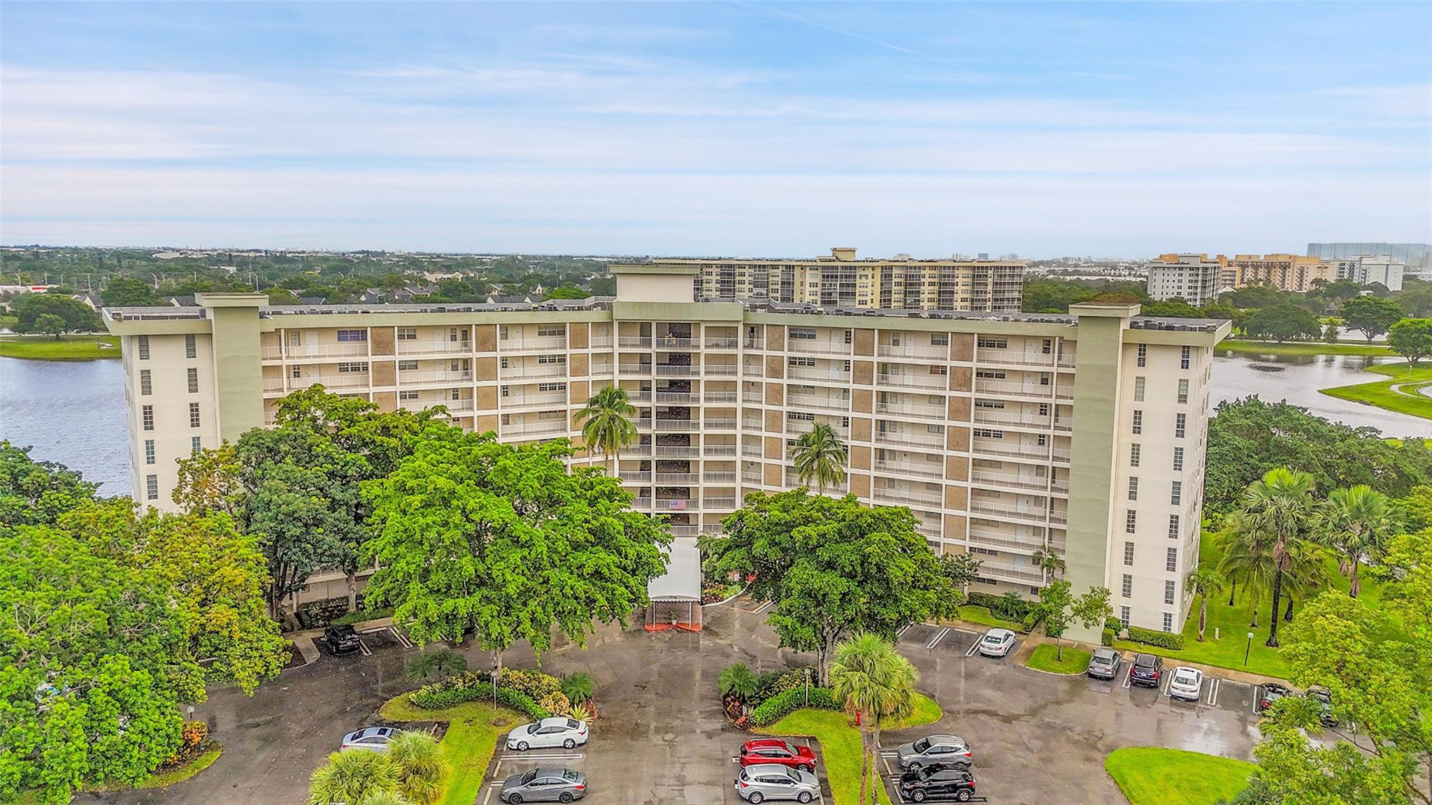Palm-Aire Country Club - Residential