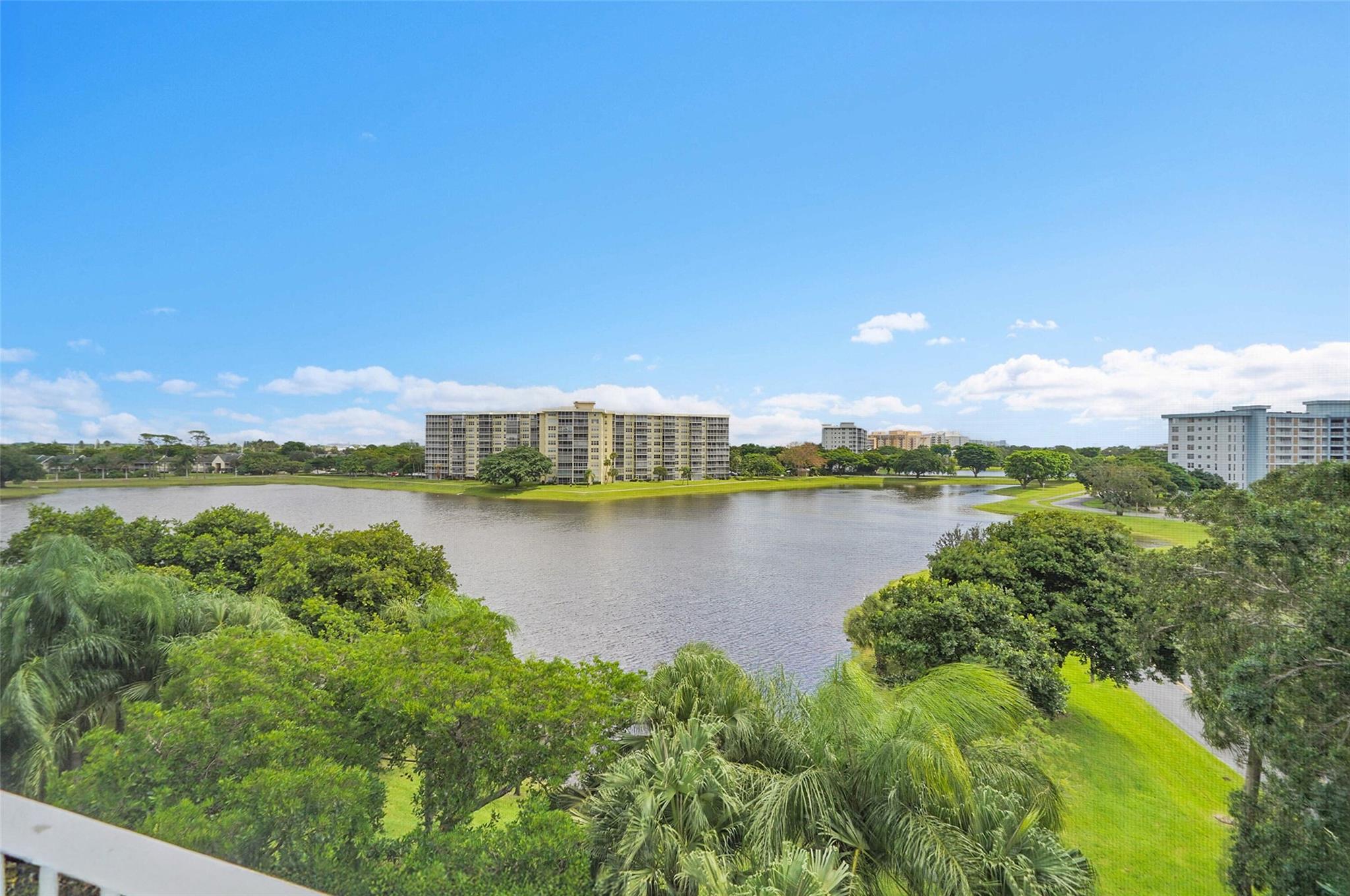Palm-Aire Country Club - Residential