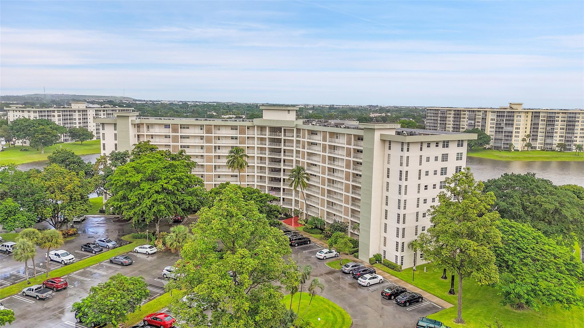 Palm-Aire Country Club - Residential