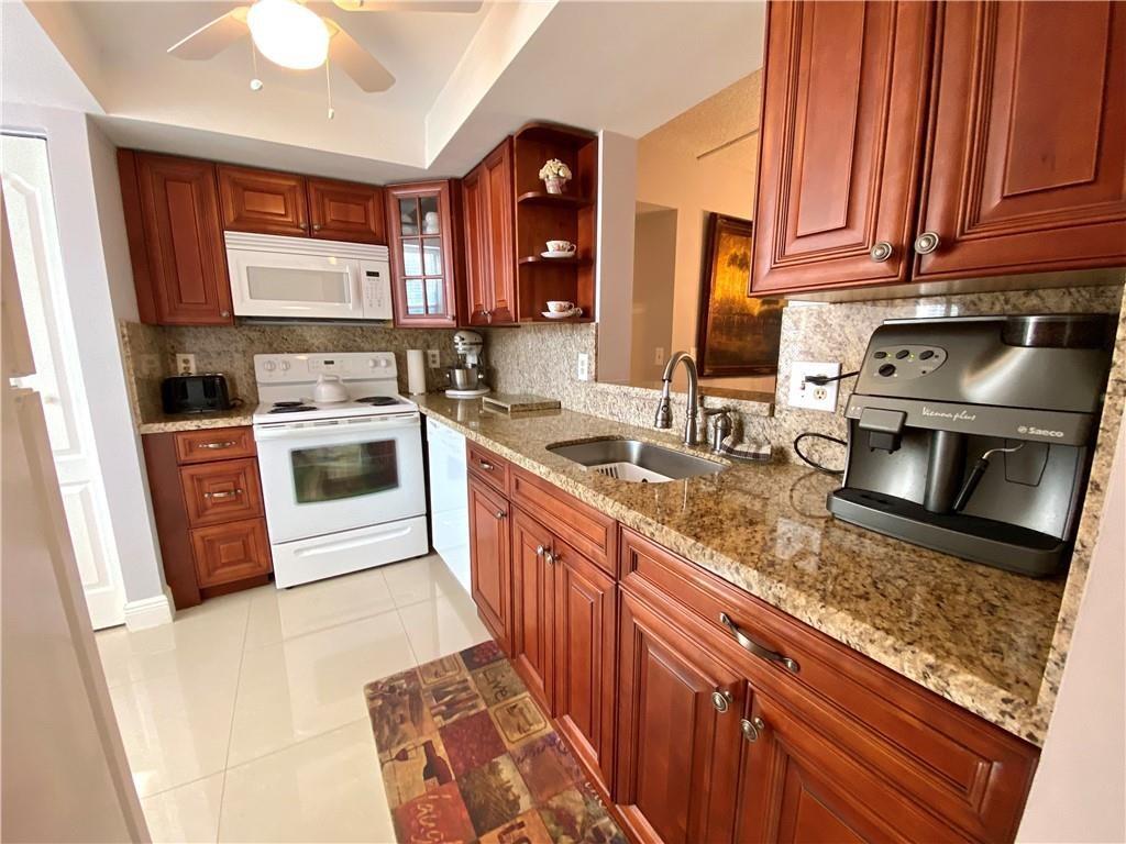 15 Willowbrook Ln 101