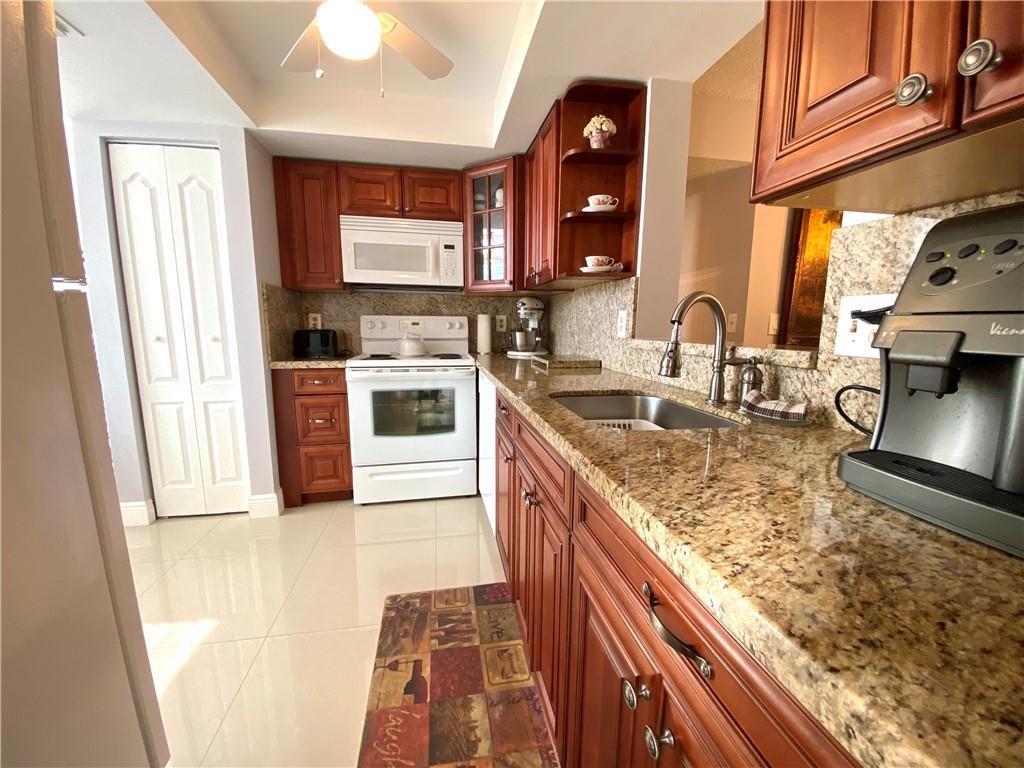 15 Willowbrook Ln 101
