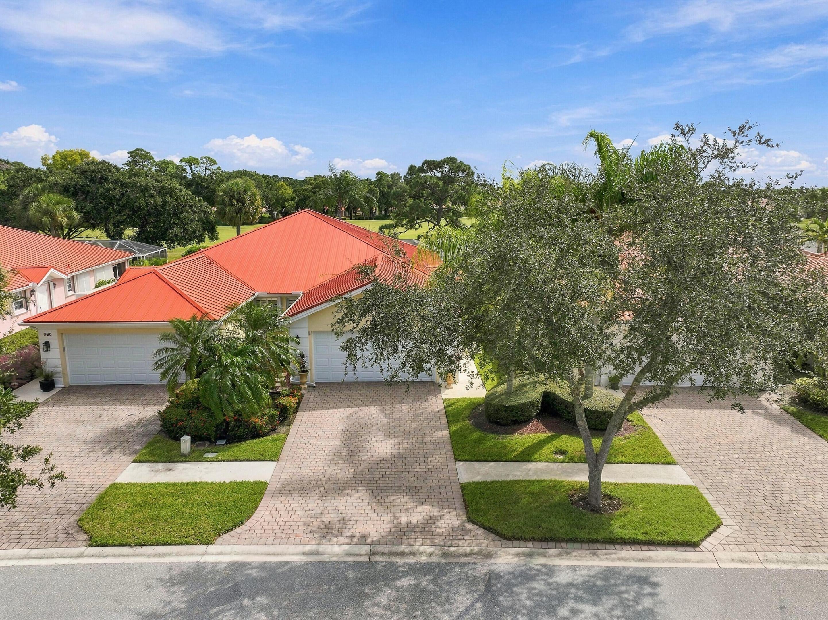 1004 SW Tamarrow Place