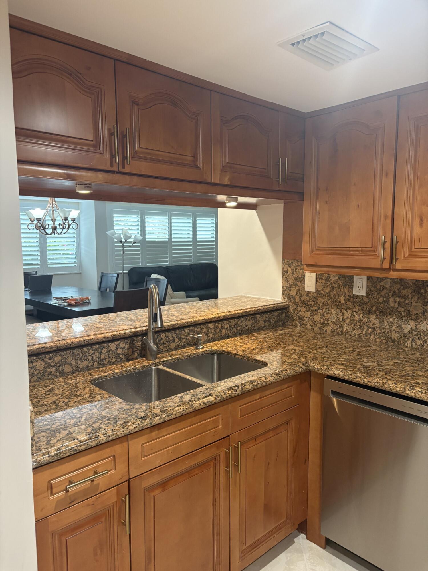 OAK HARBOUR CONDOS - Residential