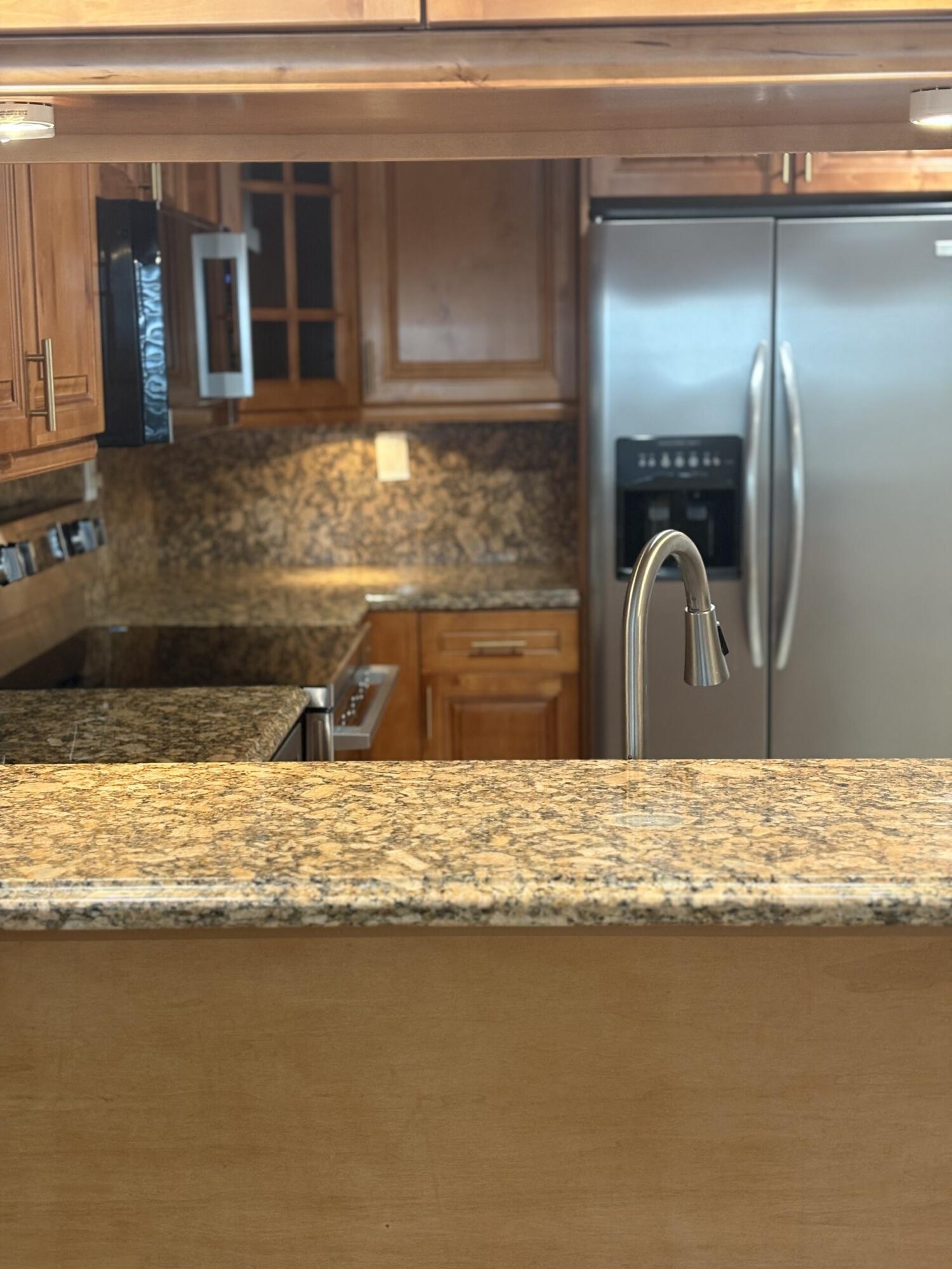 OAK HARBOUR CONDOS - Residential