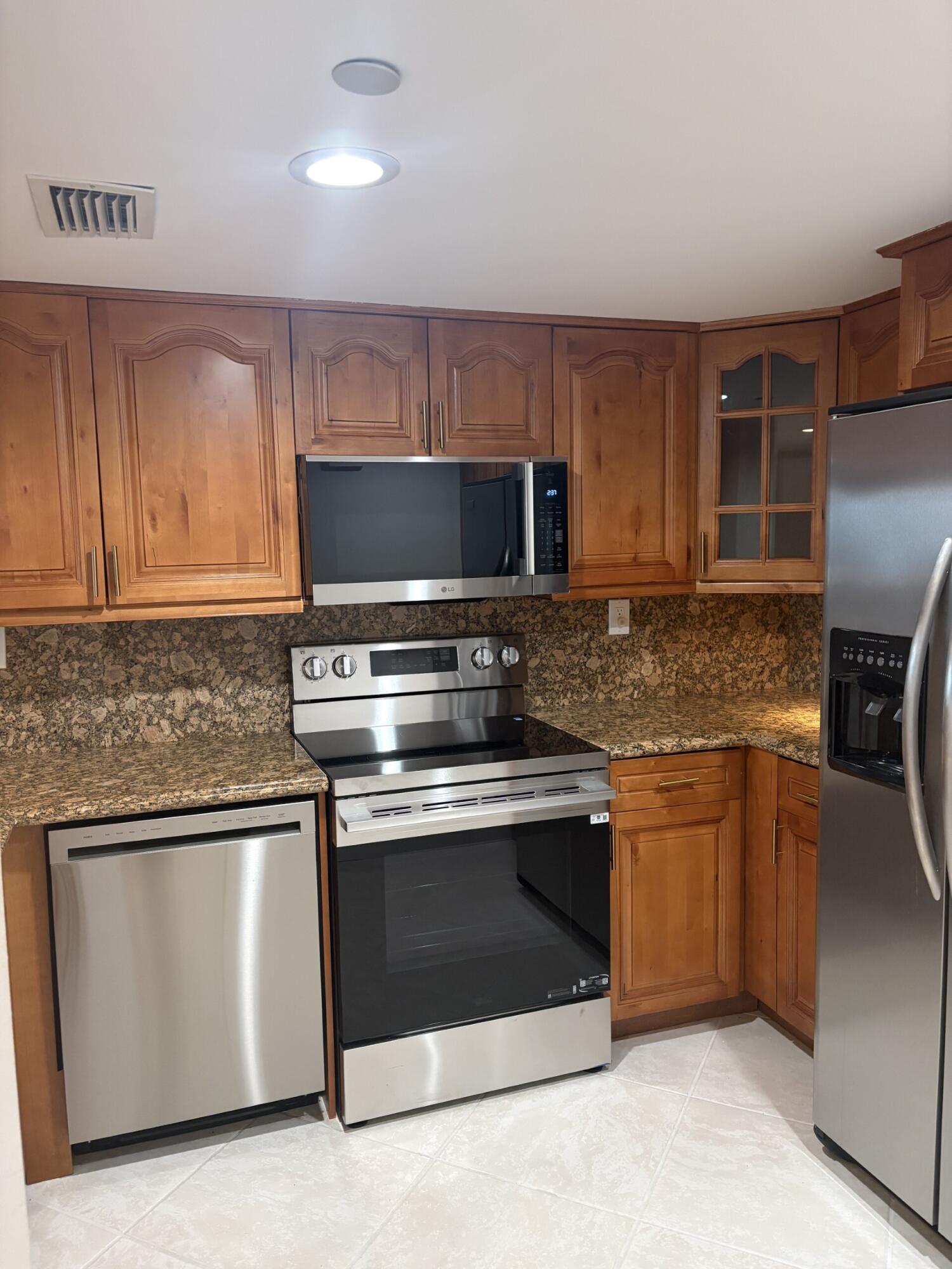 OAK HARBOUR CONDOS - Residential