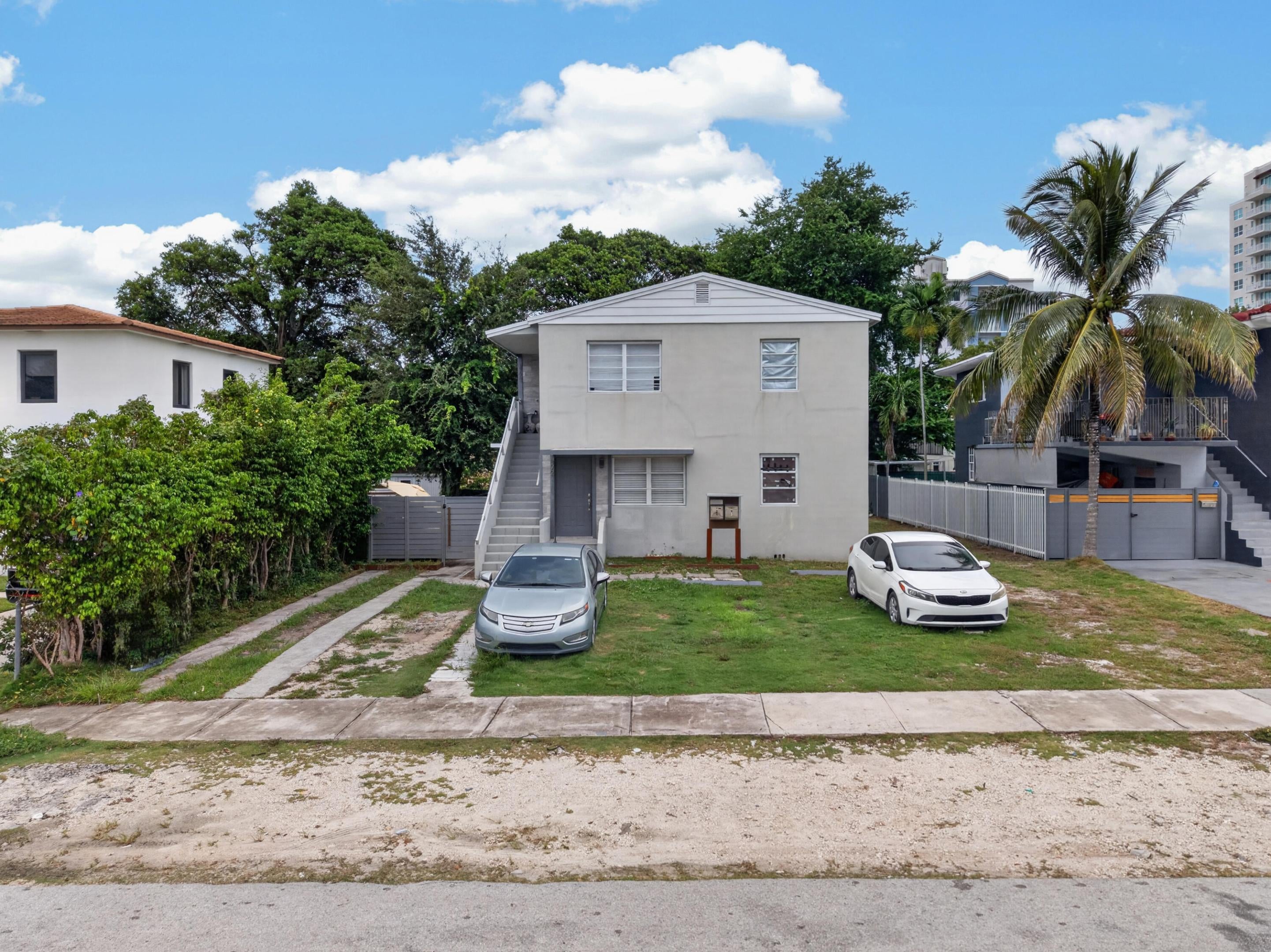 3711 SW 27th Terrace