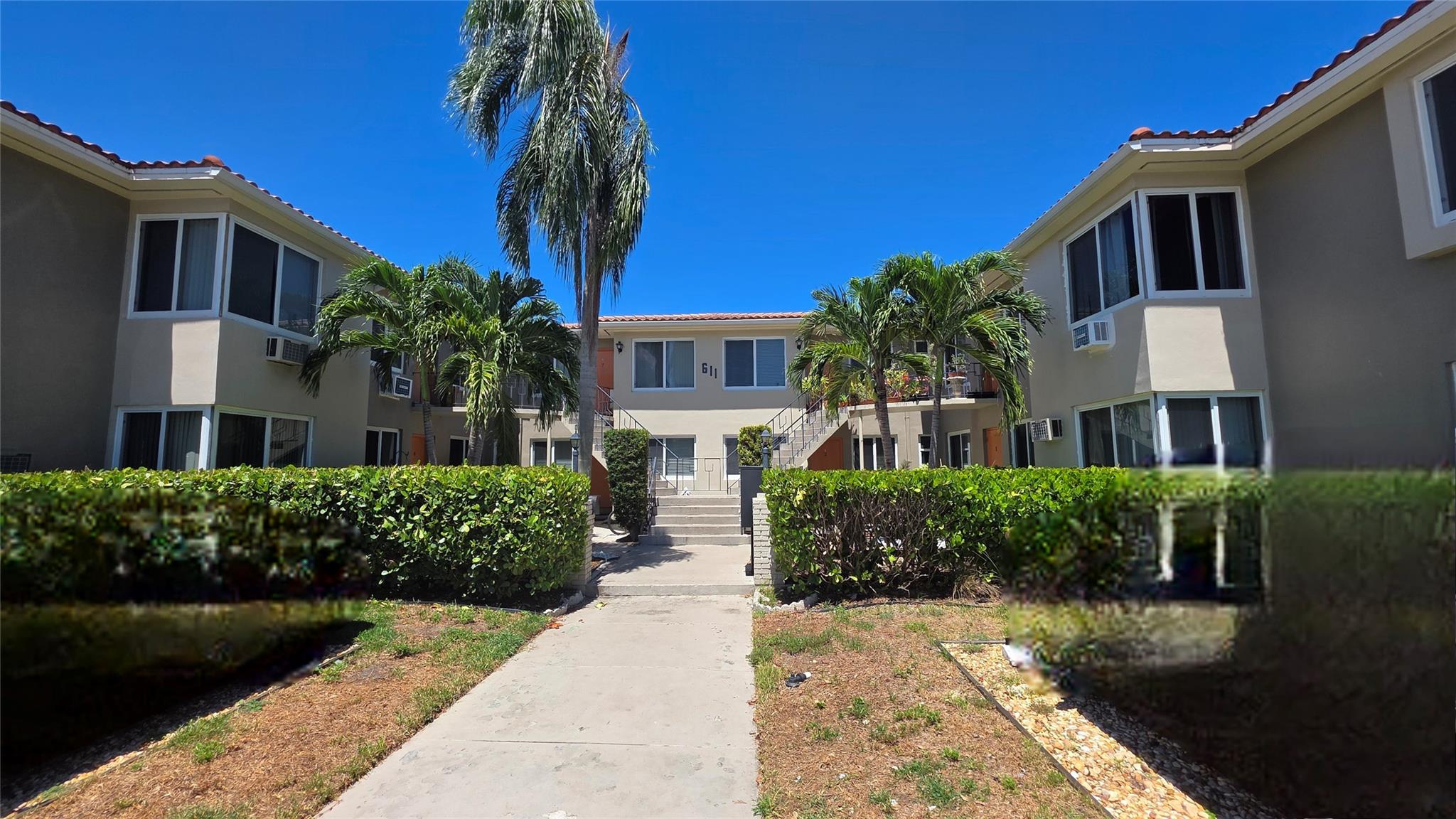 Rio Vista 2 bedroom, Unfurnished, Annual lease available beginning after September 1st. Corner unit with tile floors and plenty of sunshine. Onsite common laundry. This charming, idyllic property is located on the Tarpon River.