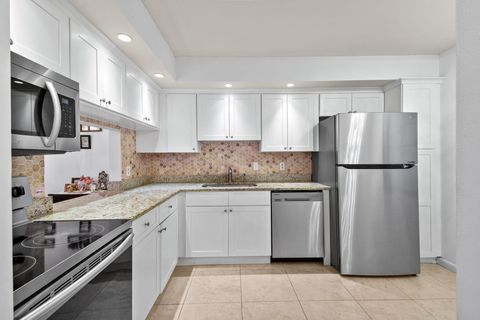 140 Lake Nancy Lane 112 West Palm Beach FL 33411