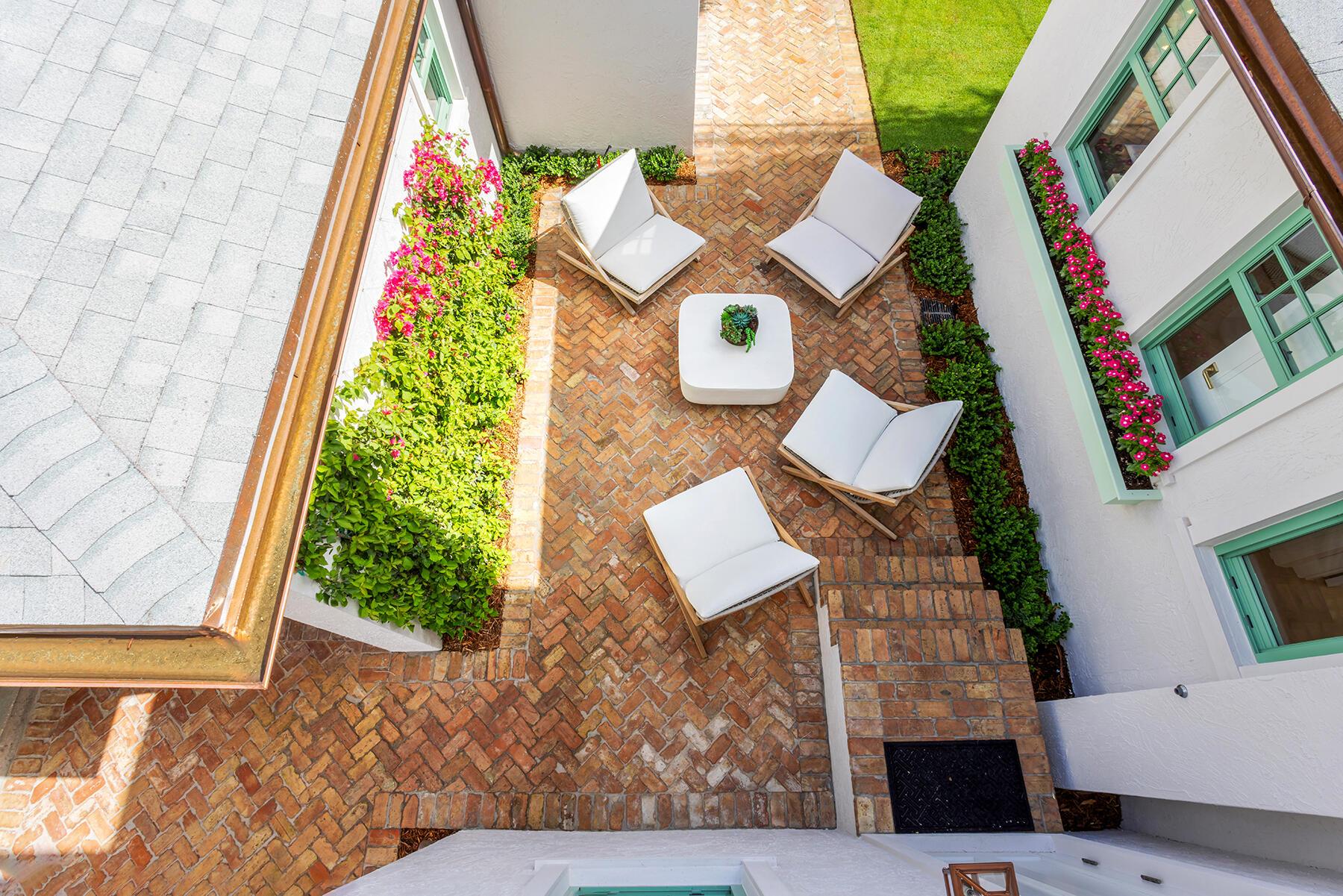 JEANETTE COURT - Residential