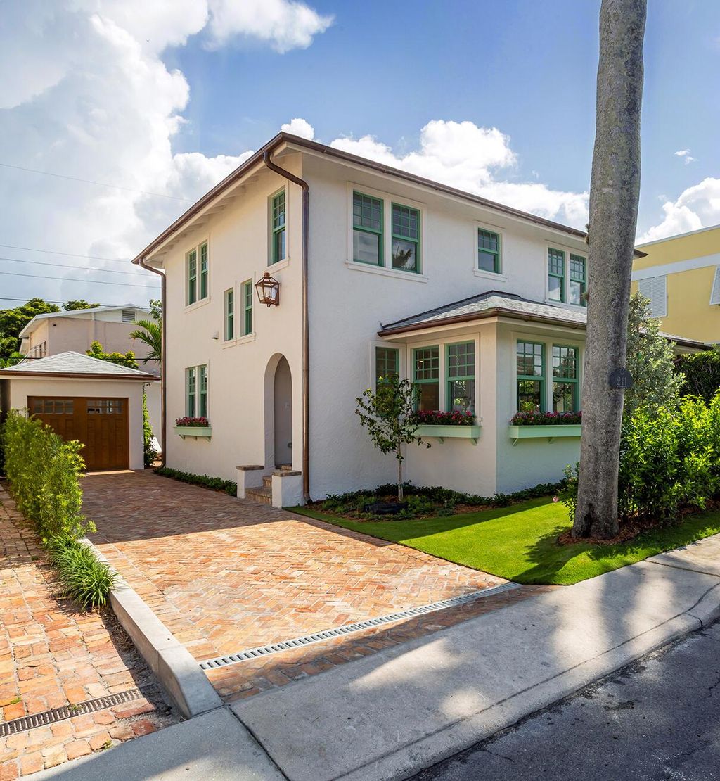 Photo of 211 Park Avenue, Palm Beach, FL 33480 (MLS # R11100272)