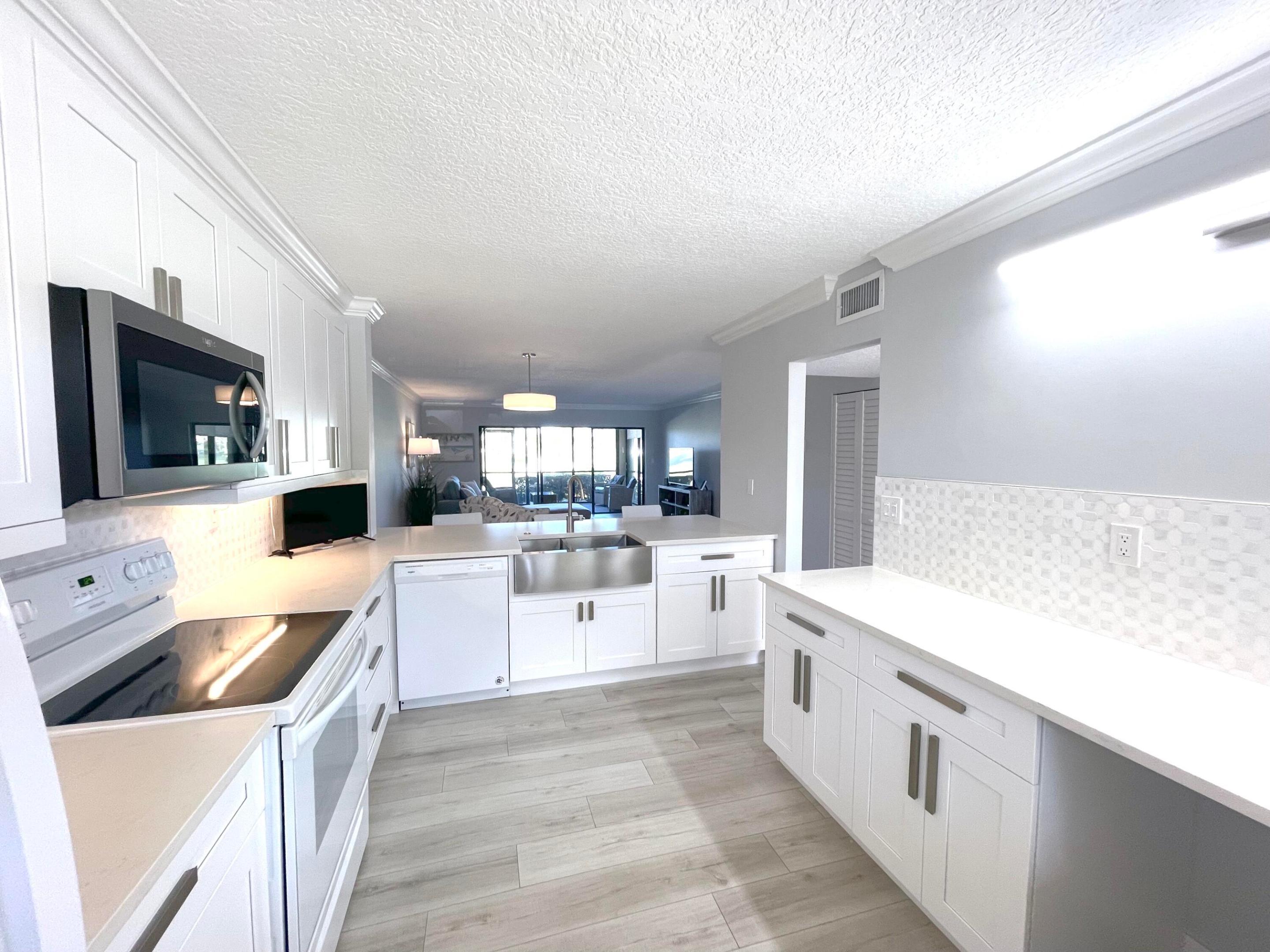 PINEWOOD CONDOS - Residential Lease