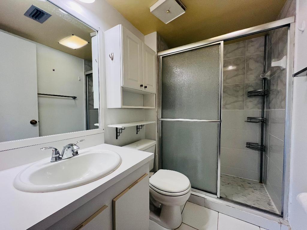 POINCIANA LAKES CONDO - Residential Lease