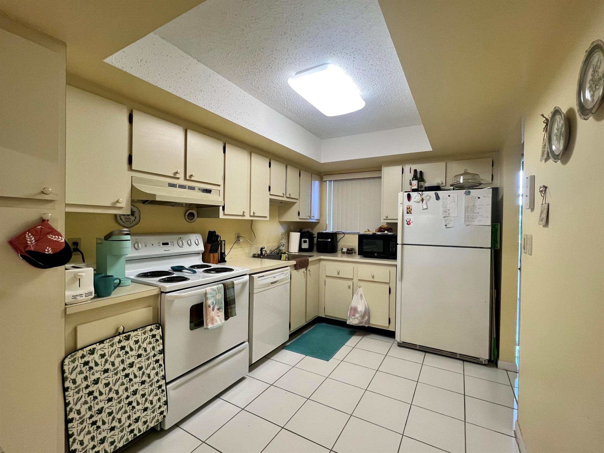 POINCIANA LAKES CONDO - Residential Lease