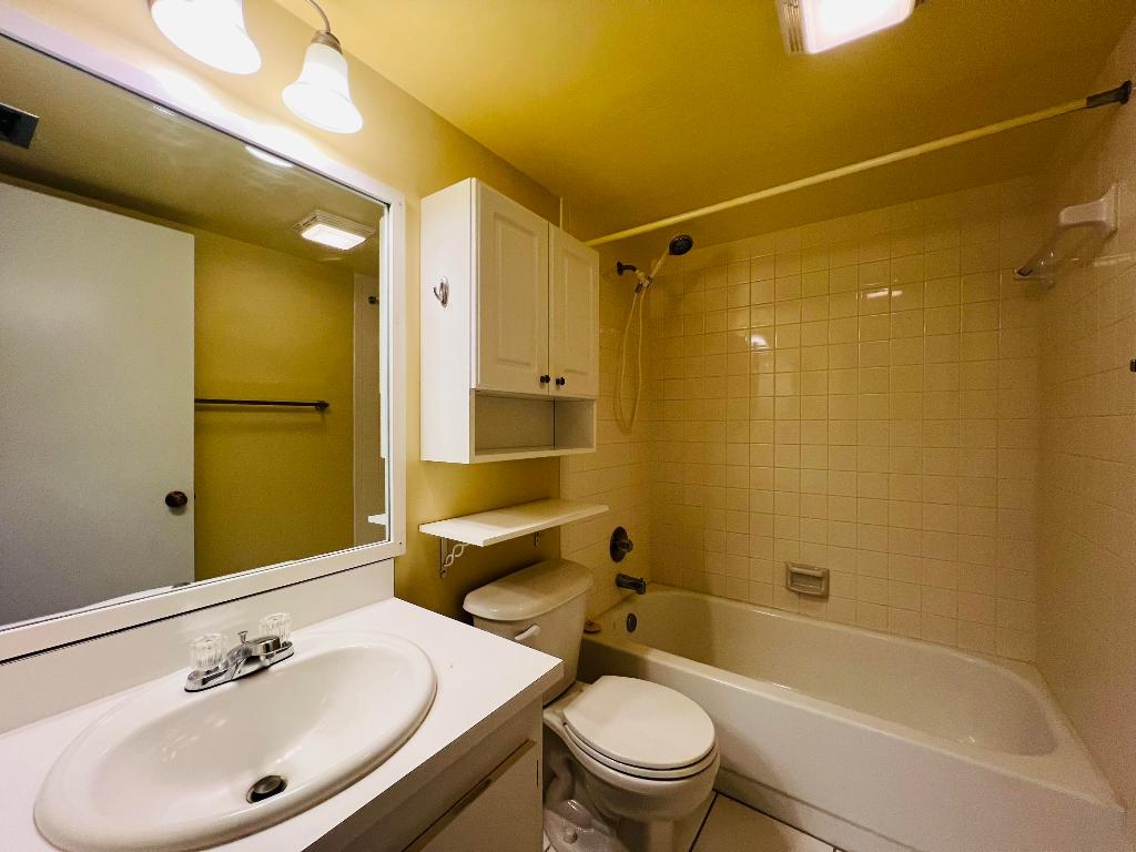 POINCIANA LAKES CONDO - Residential Lease