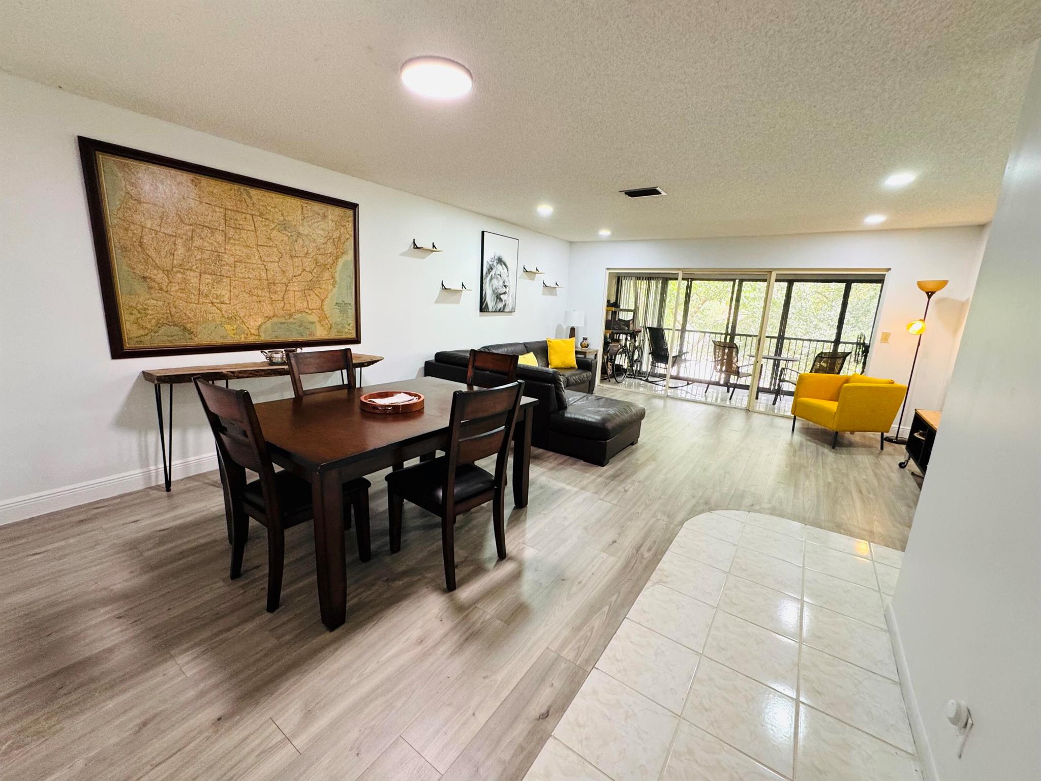 POND APPLE PLACE III COND - Residential