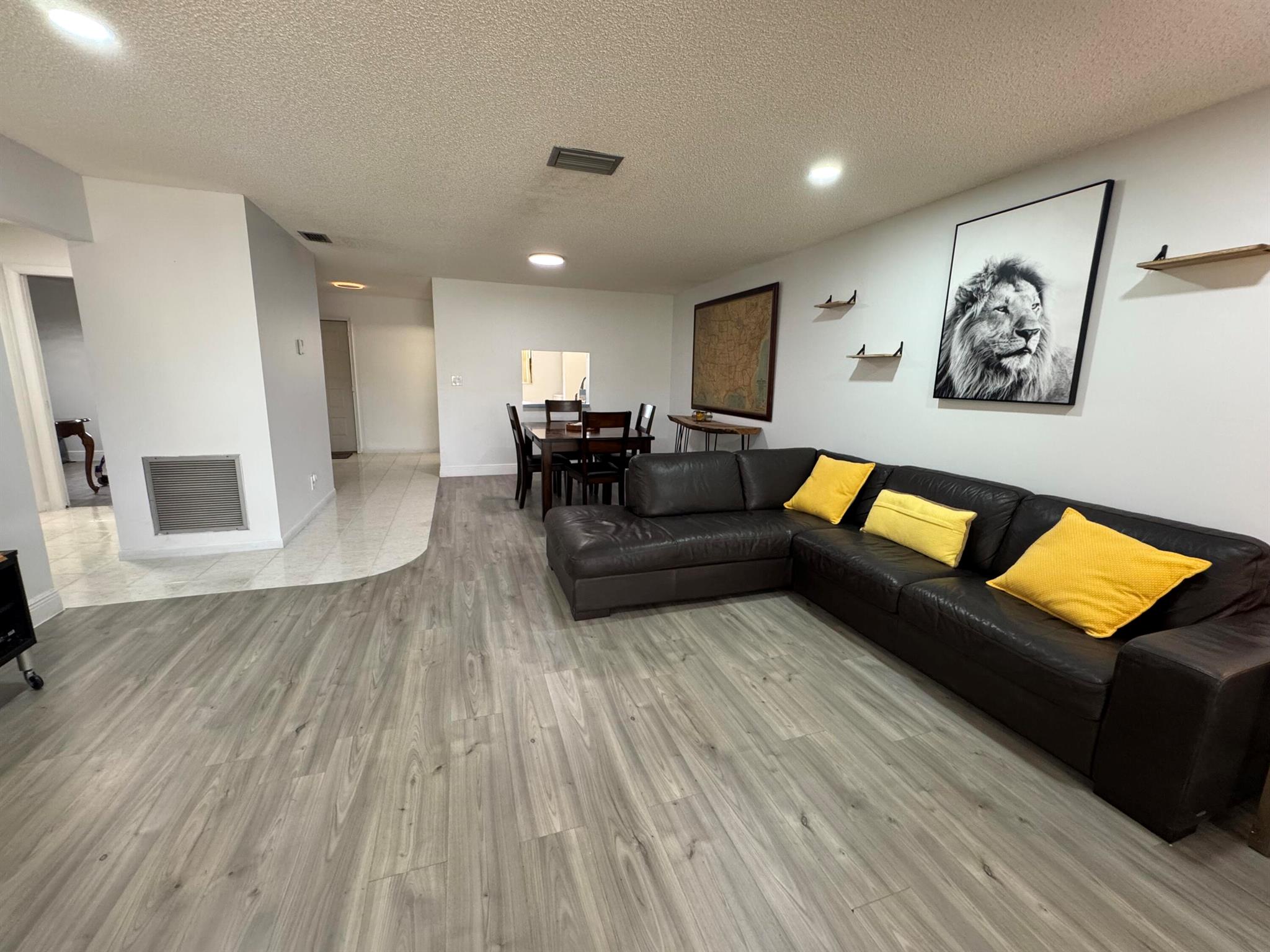 POND APPLE PLACE III COND - Residential