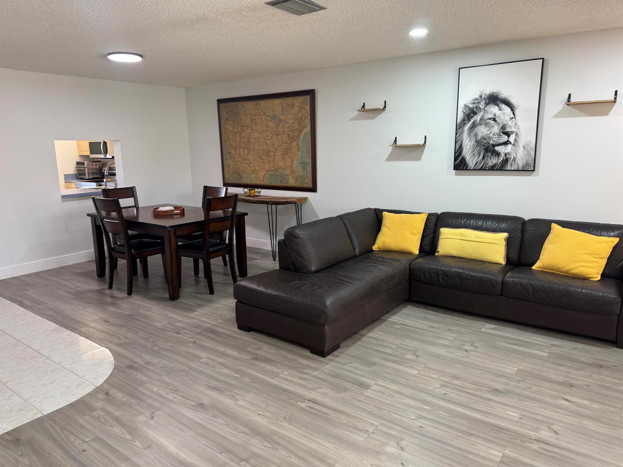 POND APPLE PLACE III COND - Residential