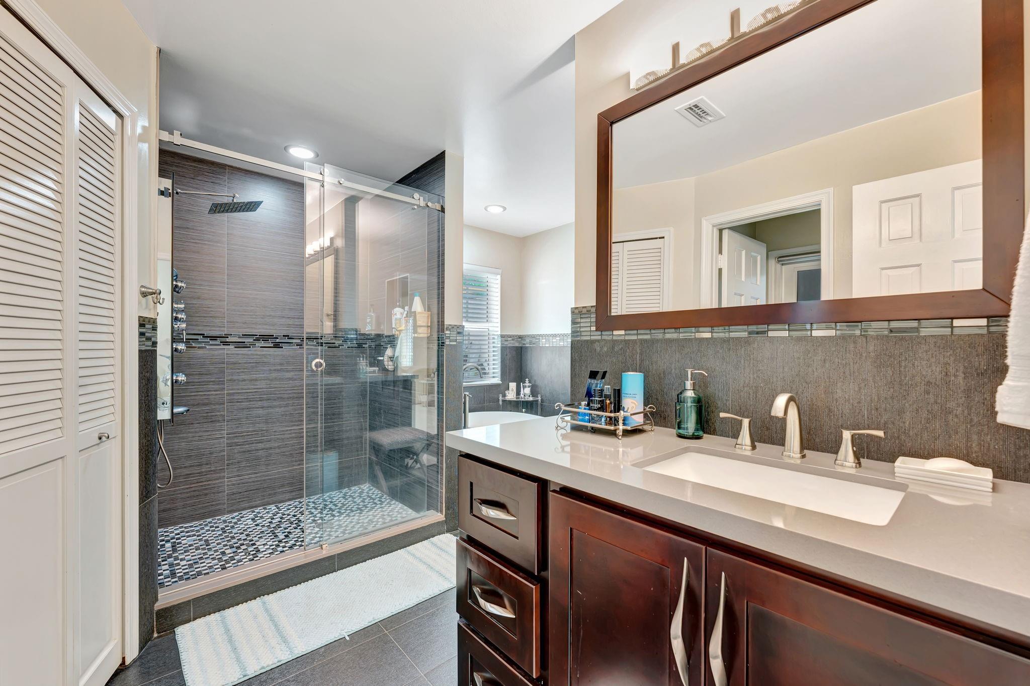 Whispering Woods 118-25 B - Residential