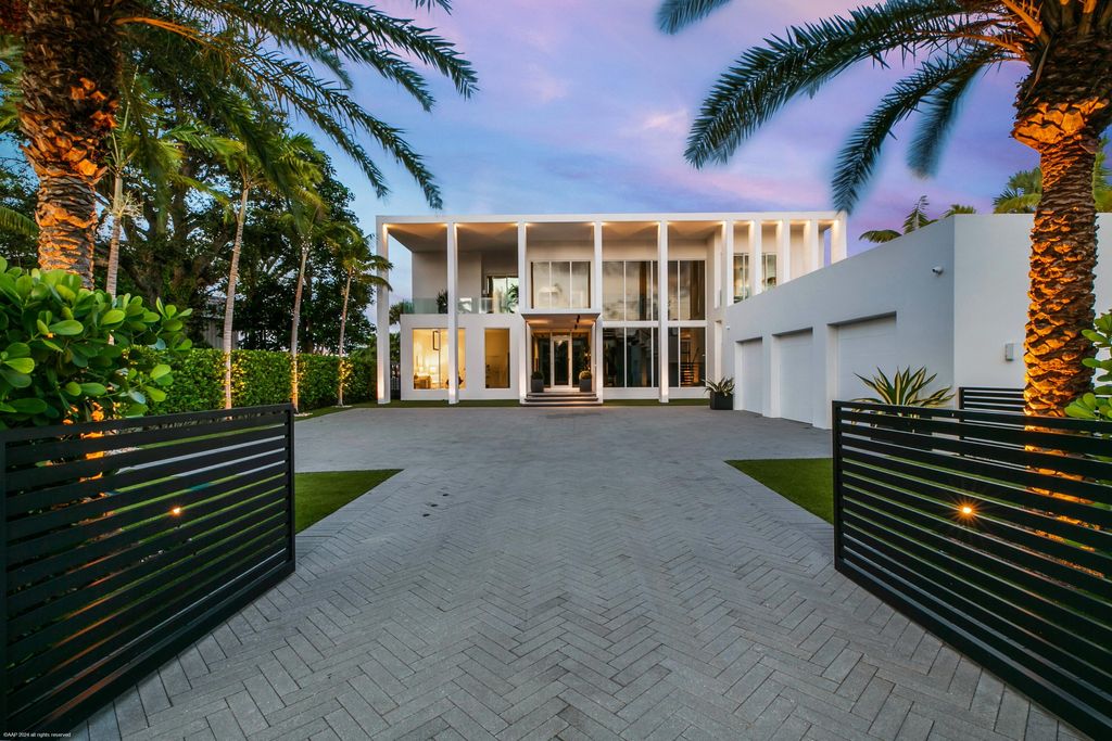 Photo of 14844 Palmwood Road, Palm Beach Gardens, FL 33410 (MLS # R11081252)