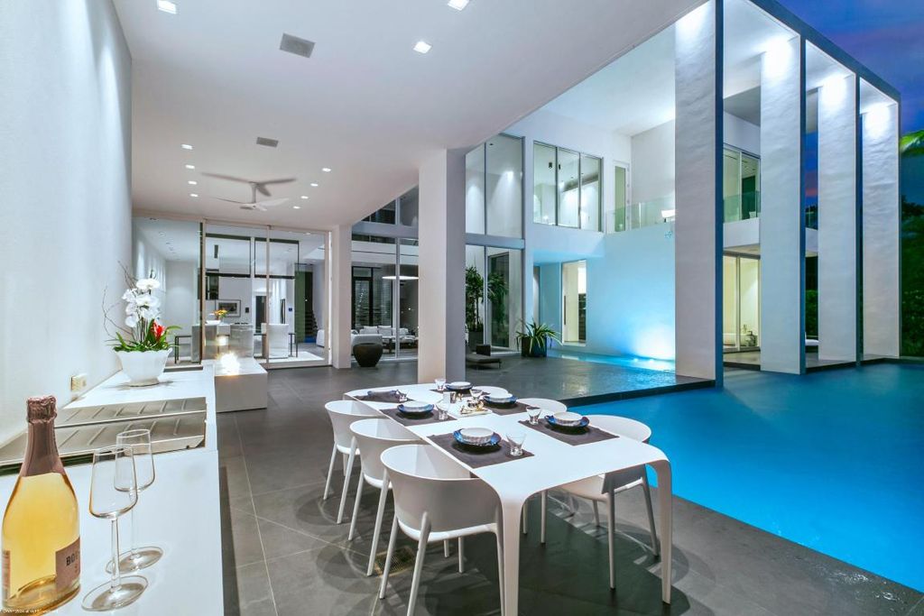 Photo of 14844 Palmwood Road, Palm Beach Gardens, FL 33410 (MLS # R11081252)