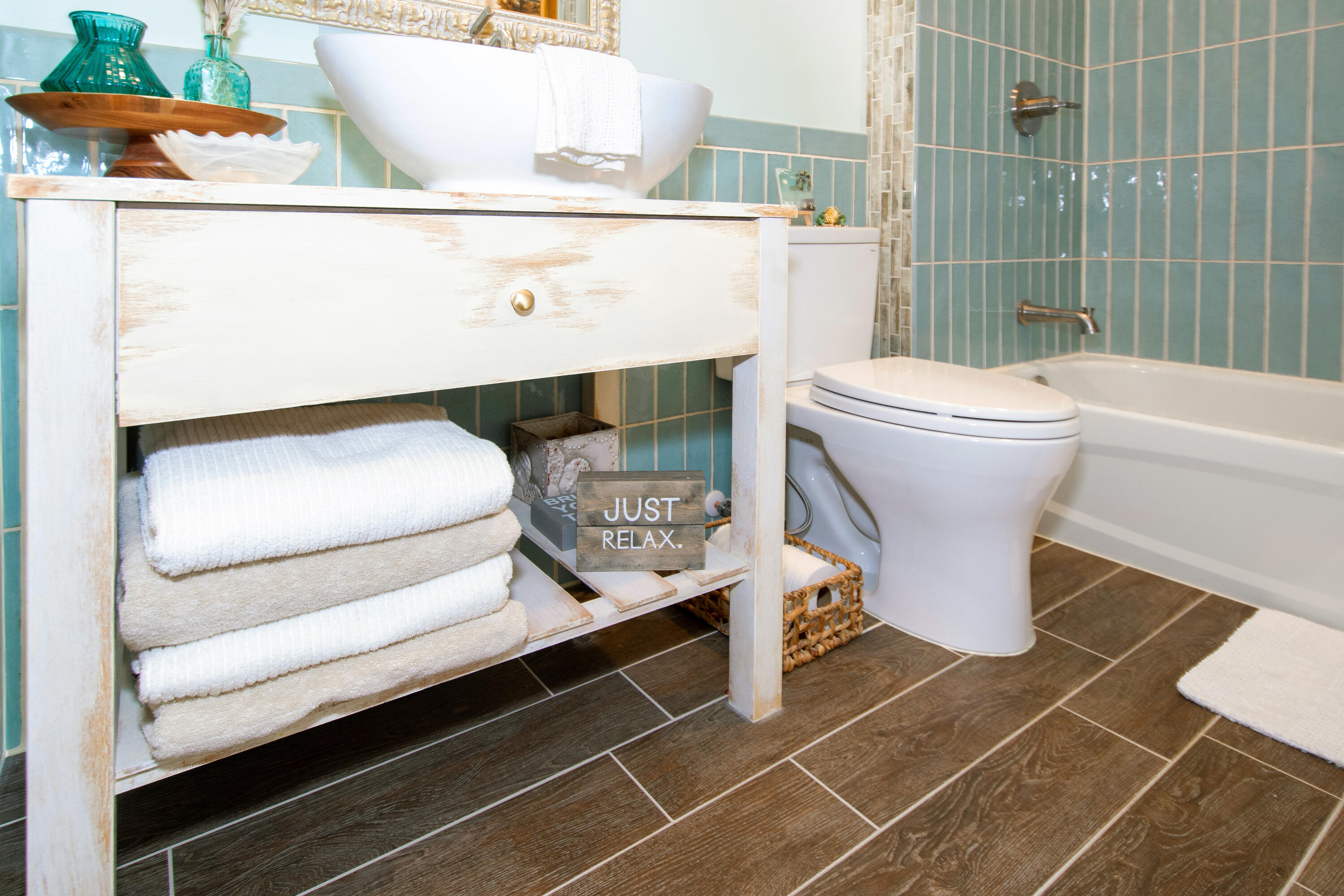 HARBOUR ISLE AT HUTCHINSON ISLAND WEST, A CONDOMIN - Residential