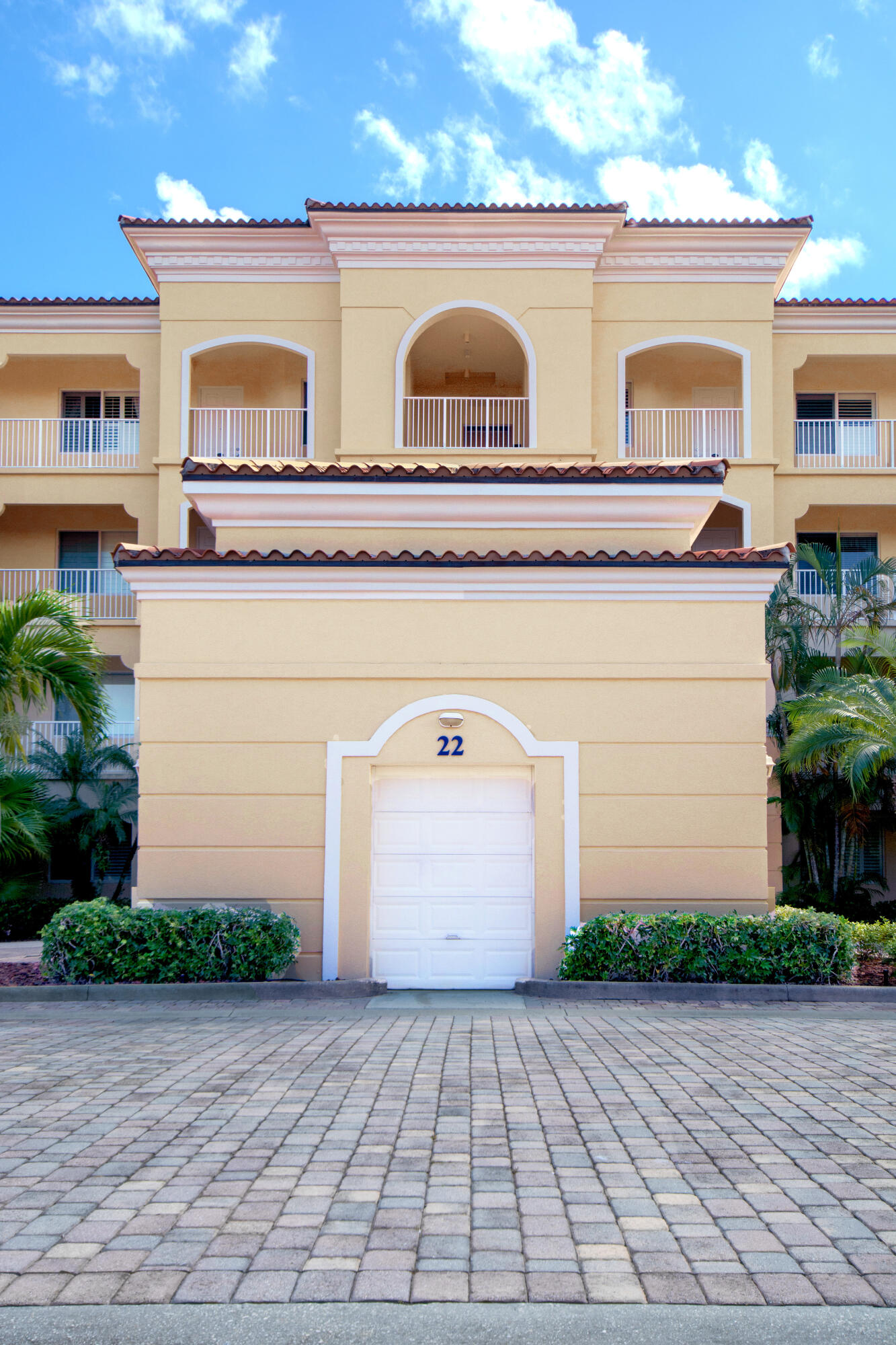 HARBOUR ISLE AT HUTCHINSON ISLAND WEST, A CONDOMIN - Residential