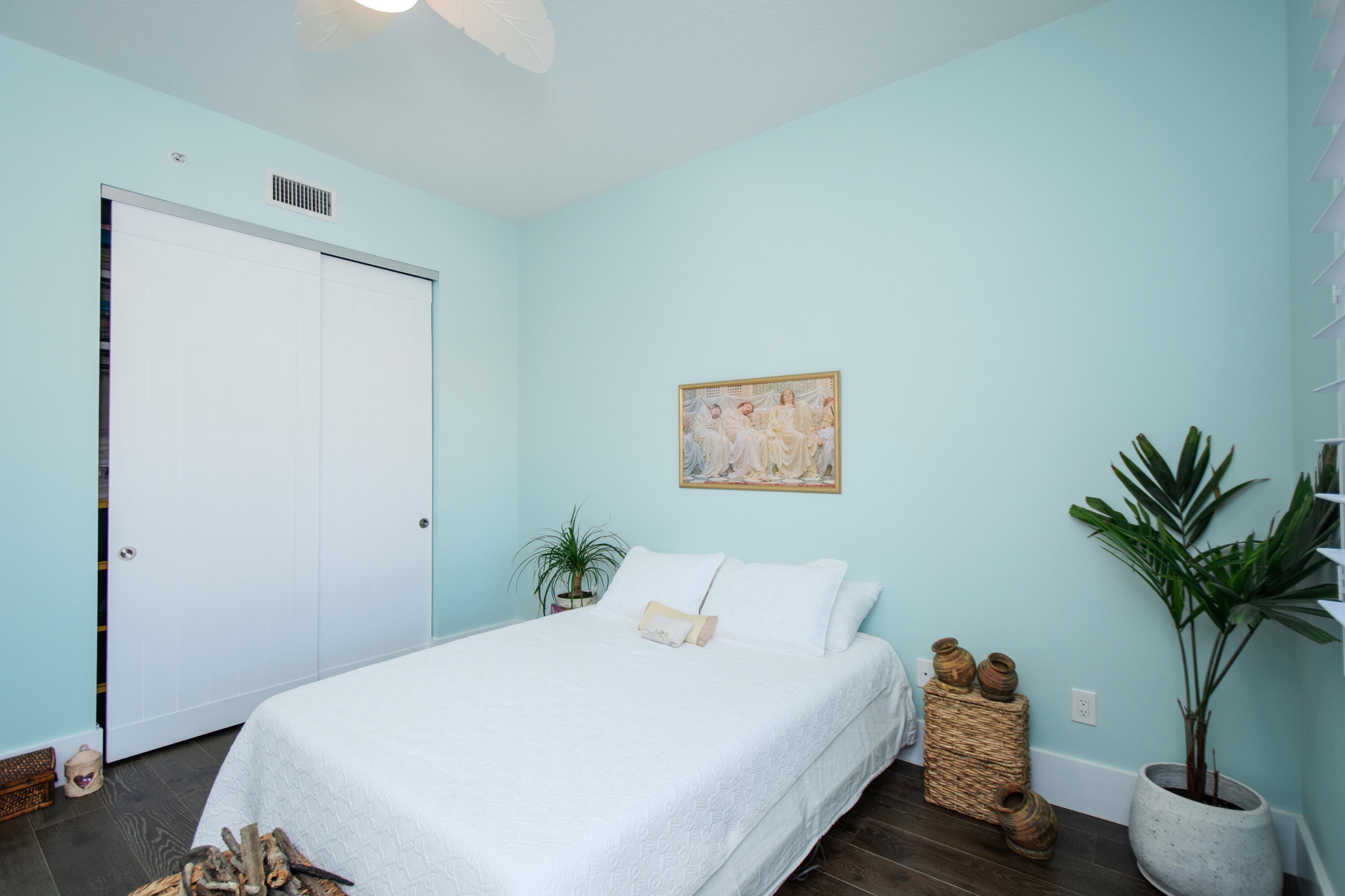 HARBOUR ISLE AT HUTCHINSON ISLAND WEST, A CONDOMIN - Residential