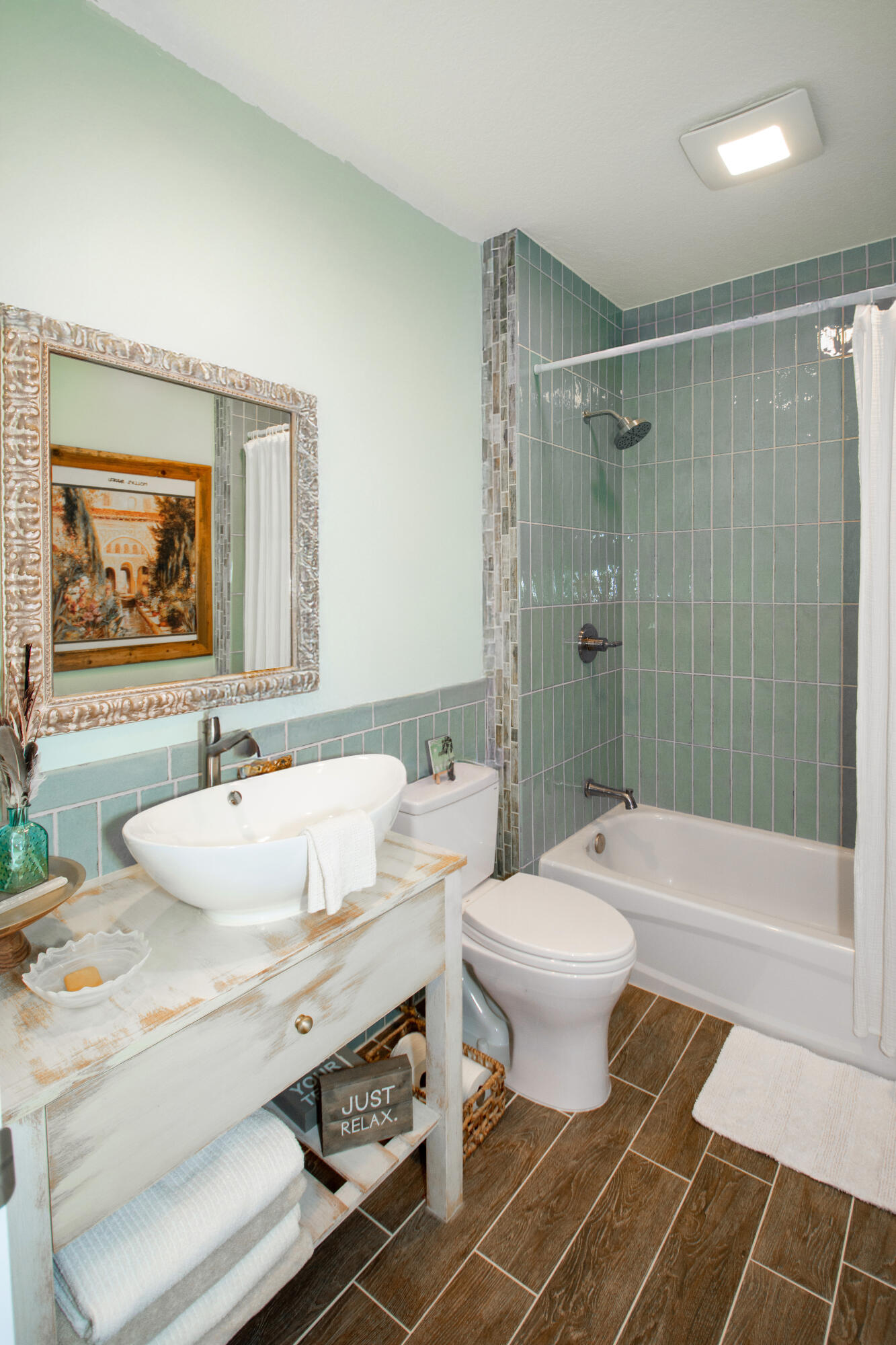 HARBOUR ISLE AT HUTCHINSON ISLAND WEST, A CONDOMIN - Residential