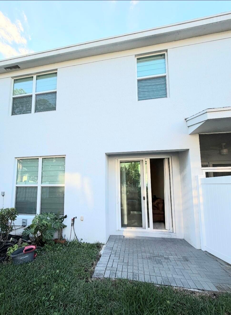 LAKESHORE AT THE FOUNTAIN - Residential