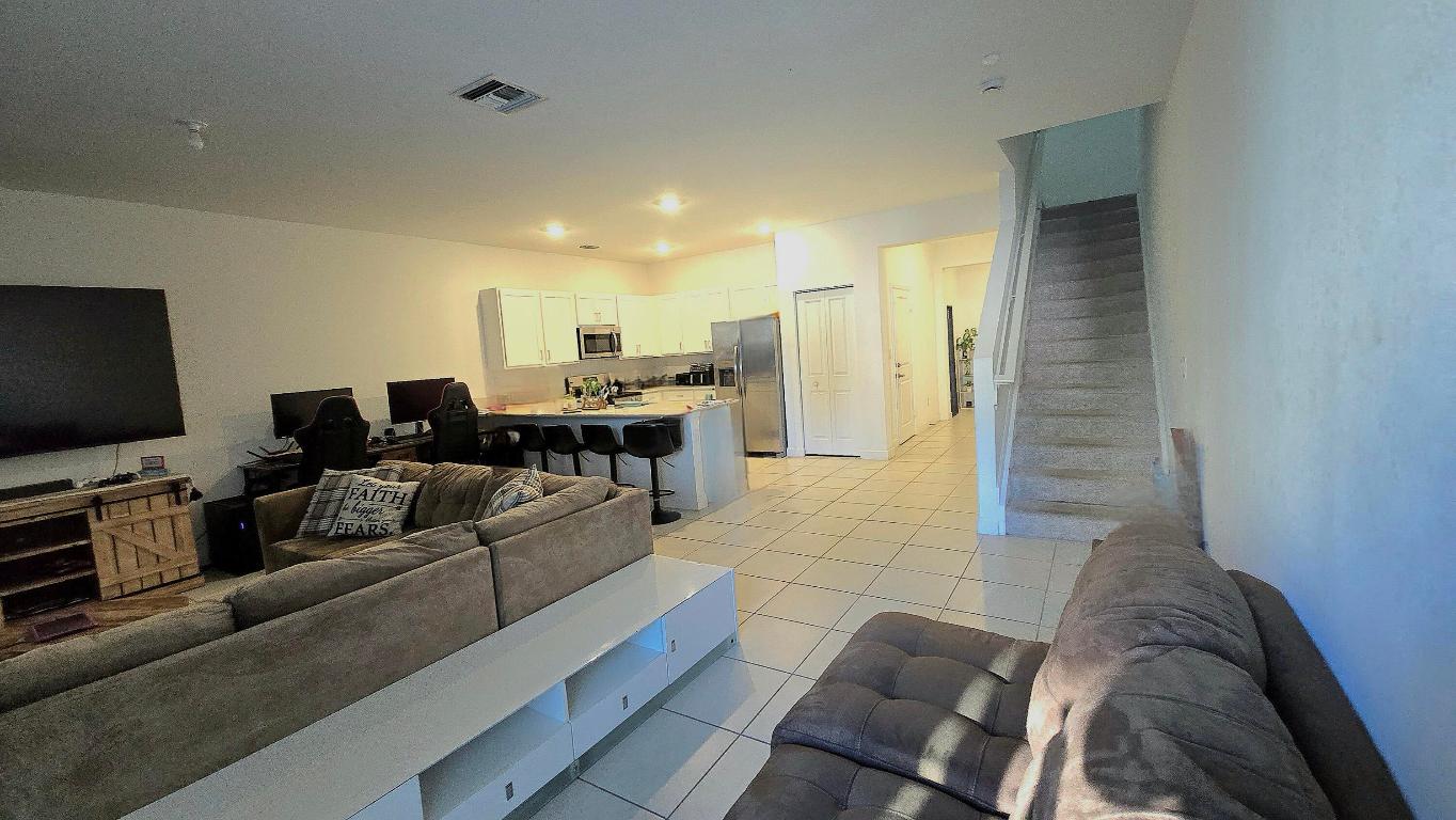 4326 Hammock Grove Drive