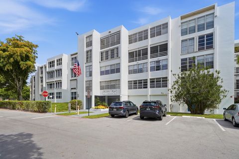 Photo of 6903 Cypress Road #B24, Plantation, FL 33317 (MLS # B26025250)