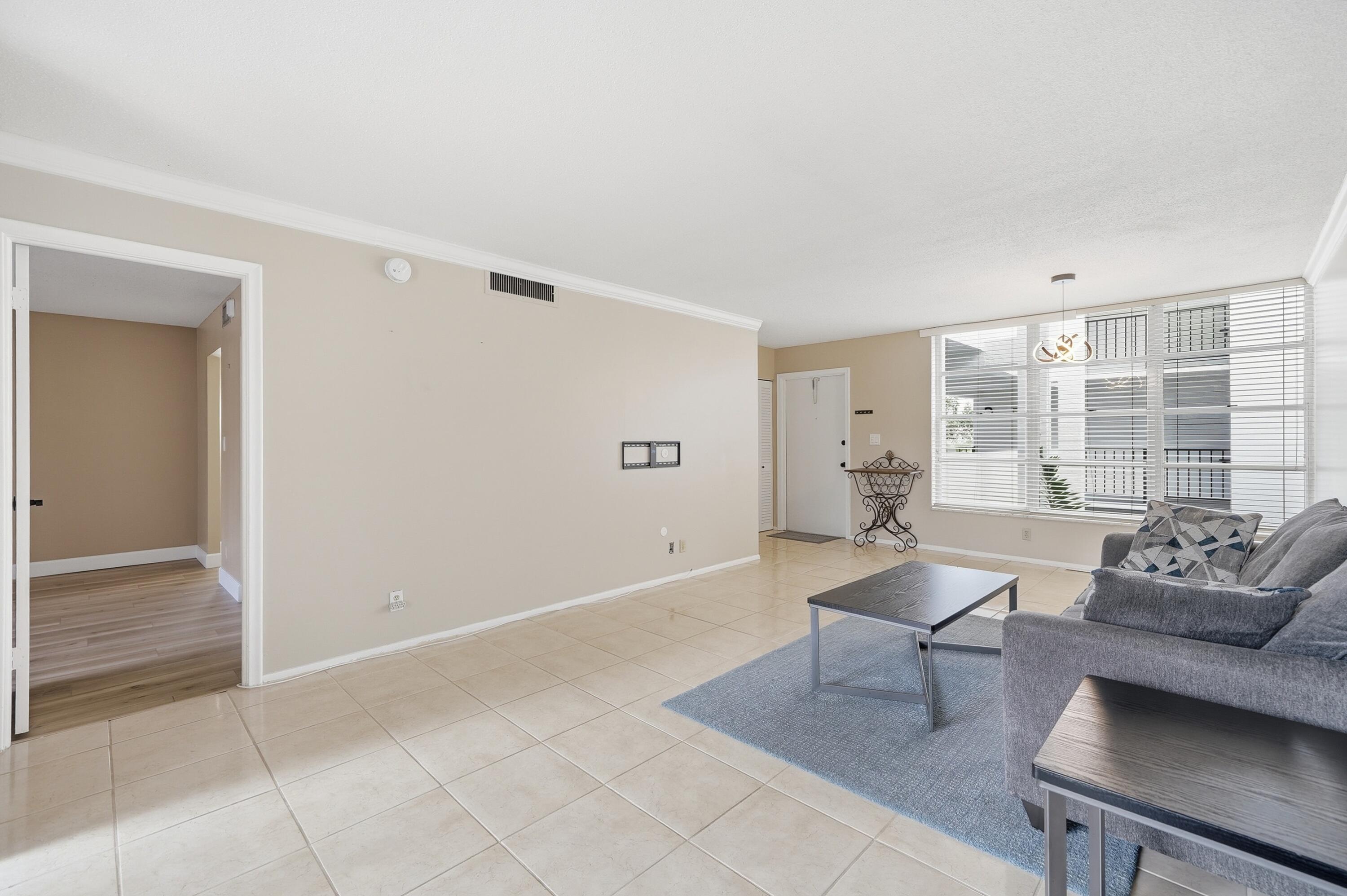 PLANTATION ROYAL SECTION ONE - Residential