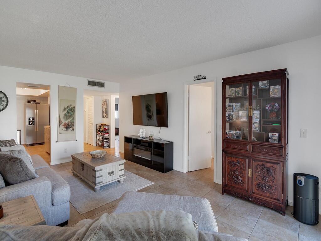 TROPIC GROVES CONDO - Residential