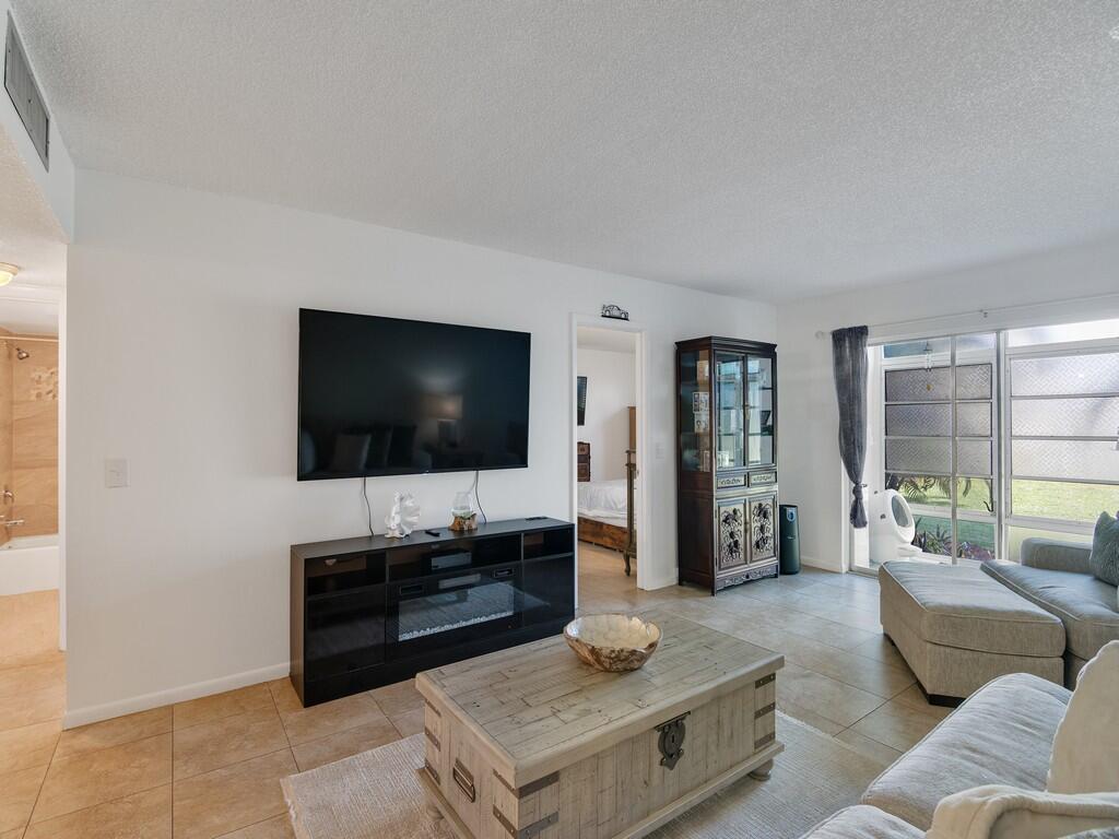 TROPIC GROVES CONDO - Residential