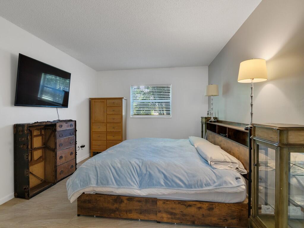 TROPIC GROVES CONDO - Residential